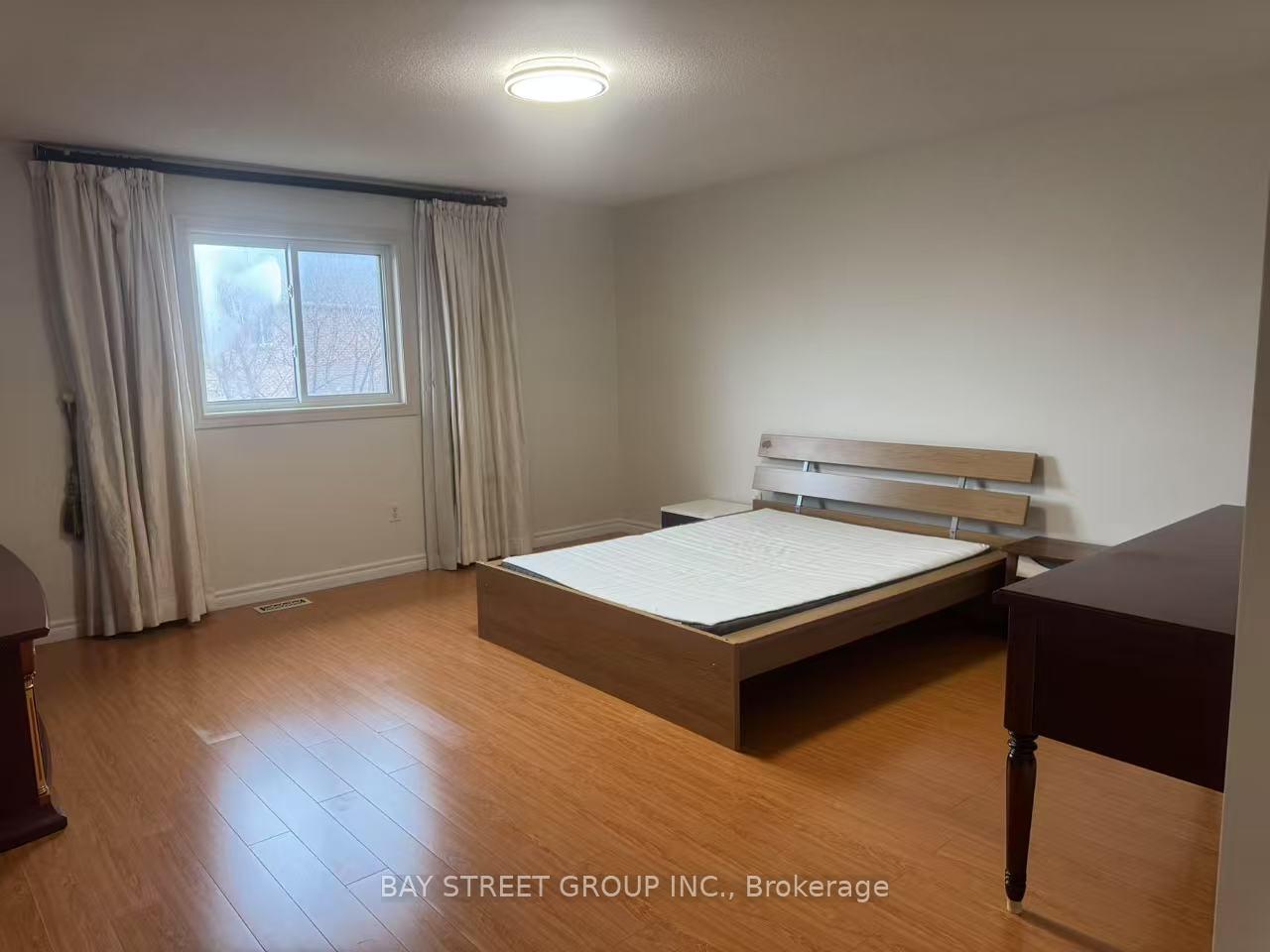 Photo 16 of 35 Beechgrove Crescent, Markham, Milliken Mills West — HOMEH