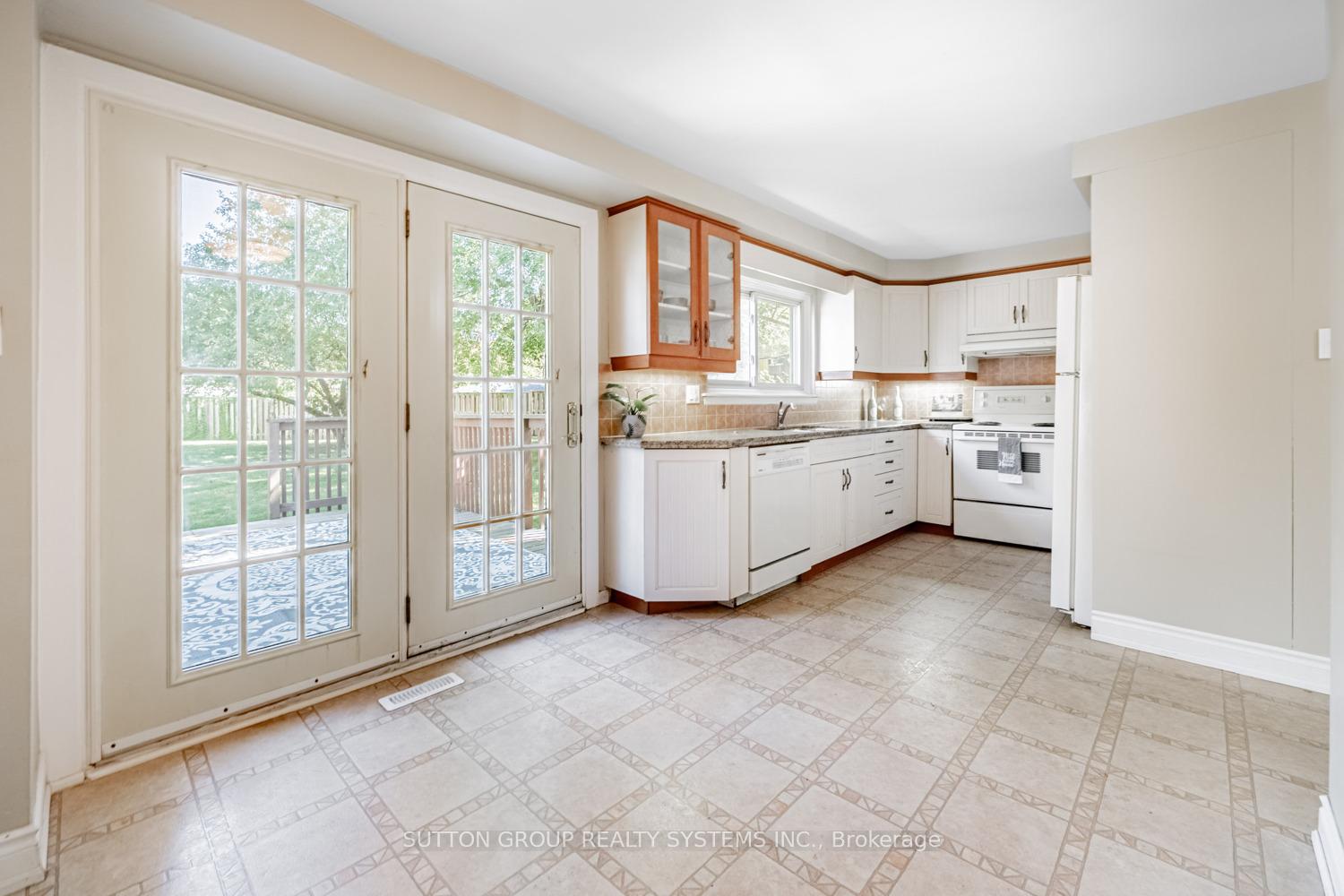 Photo 13 of 774 Banting Court, Milton, Dorset Park — HOMEH