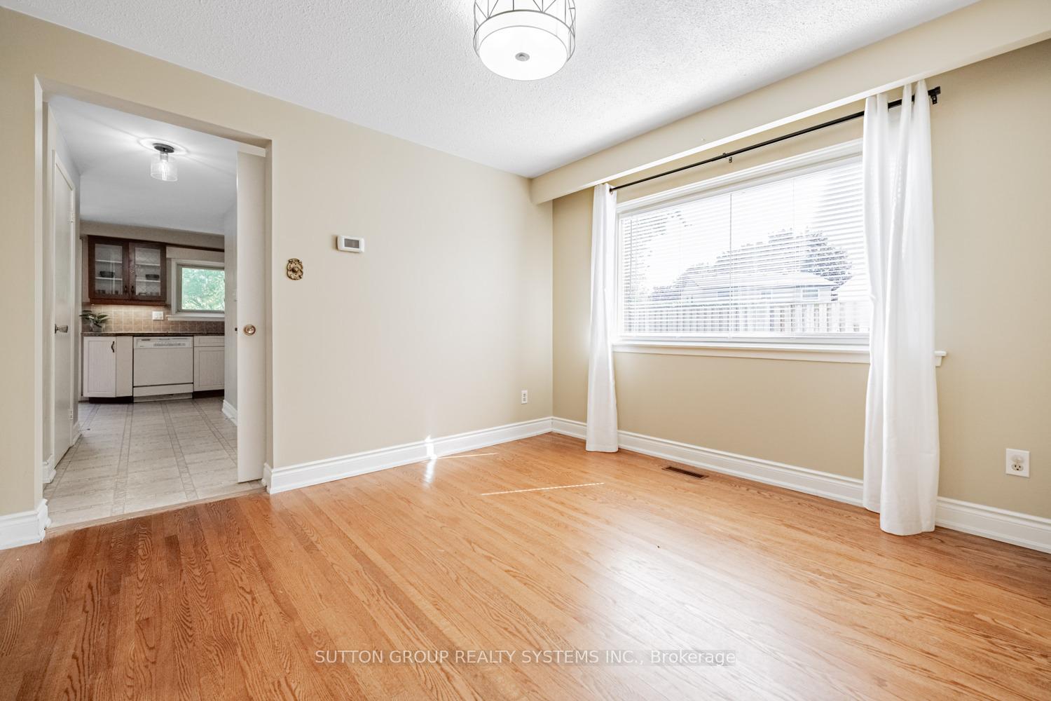 Photo 17 of 774 Banting Court, Milton, Dorset Park — HOMEH