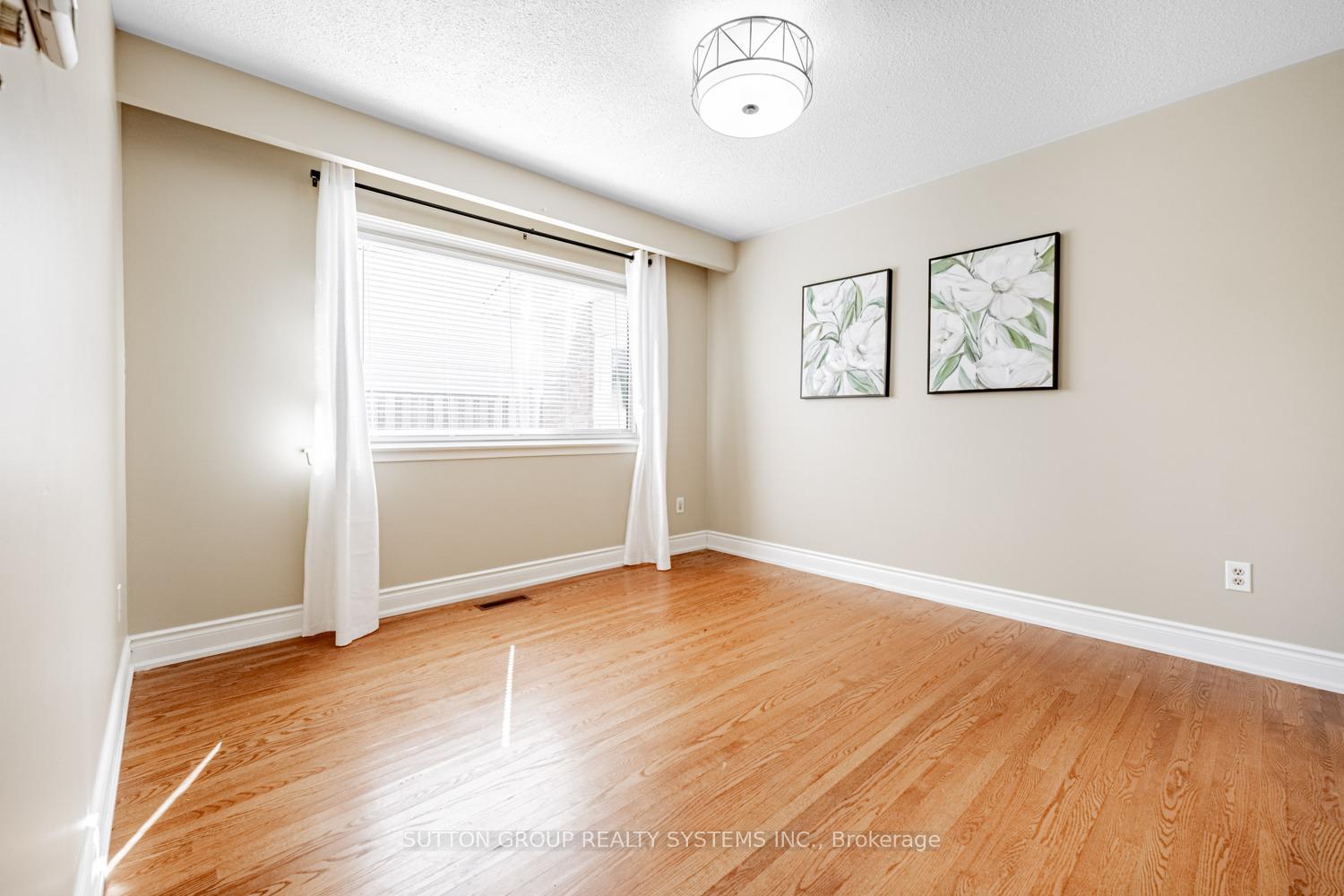 Photo 18 of 774 Banting Court, Milton, Dorset Park — HOMEH