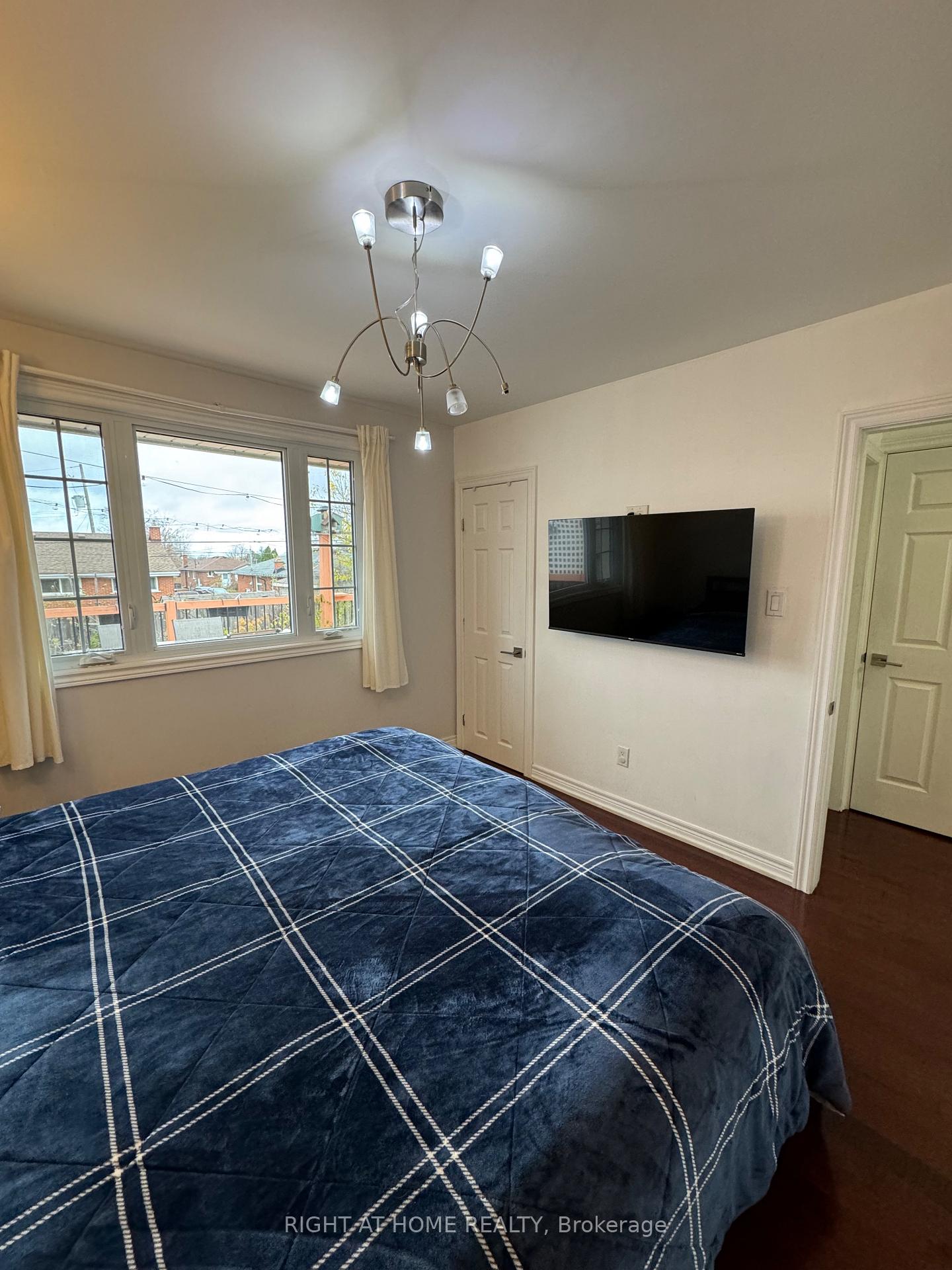 Photo 14 of Unit Upper, 821 Mohawk Road E, Hamilton, Hampton Heights — HOMEH