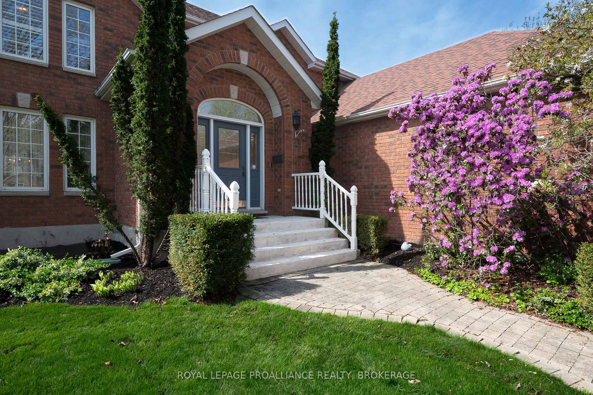 Photo 2 of 1055 Wickham Circle, Kingston, City Southwest — HOMEH