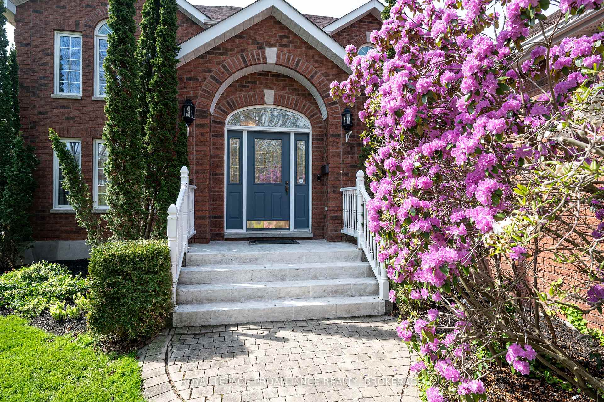 Photo 3 of 1055 Wickham Circle, Kingston, City Southwest — HOMEH