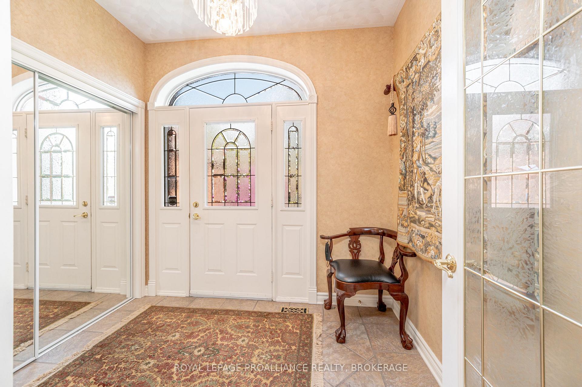 Photo 4 of 1055 Wickham Circle, Kingston, City Southwest — HOMEH