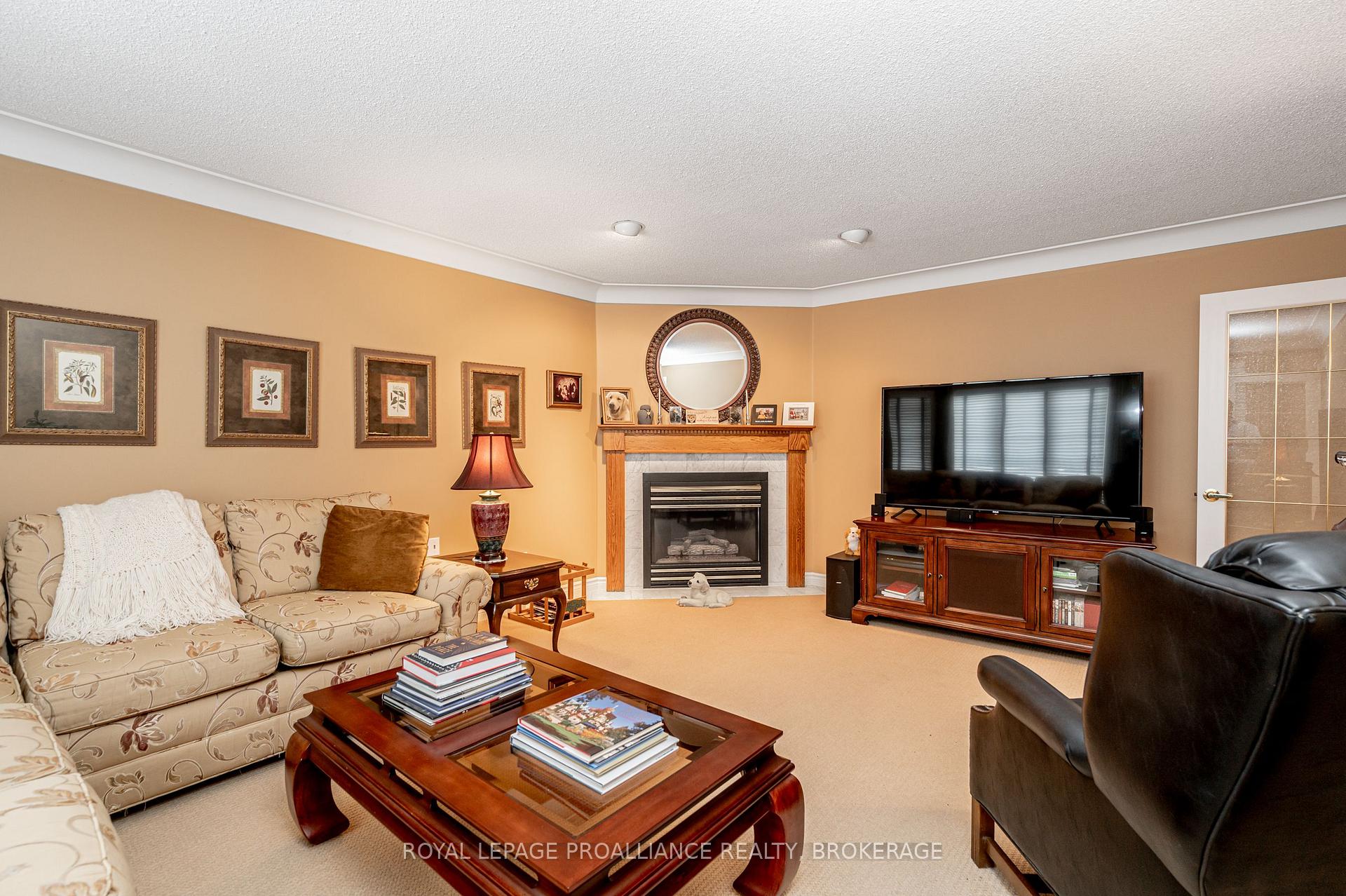 Photo 13 of 1055 Wickham Circle, Kingston, City Southwest — HOMEH