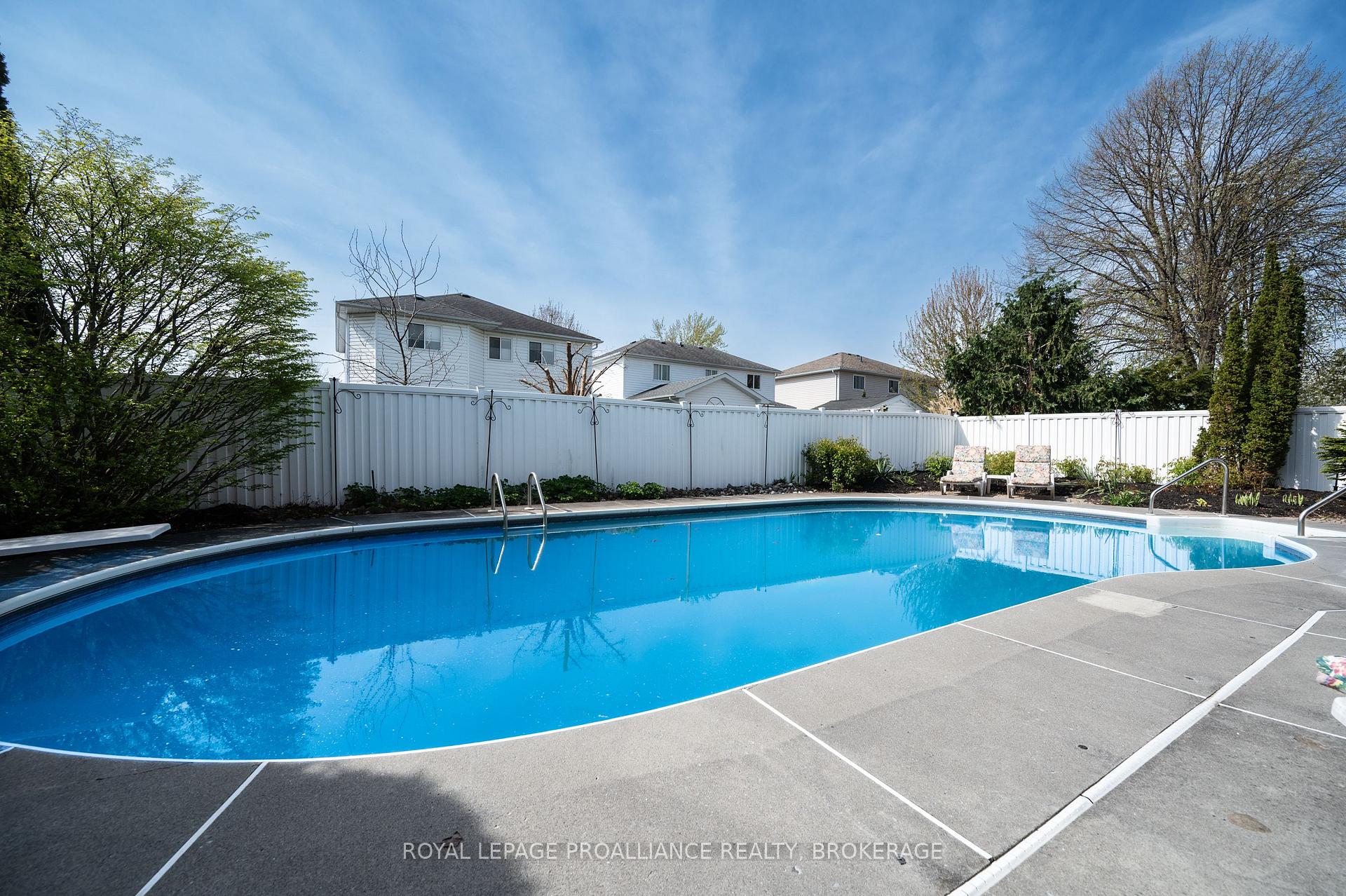 Photo 43 of 1055 Wickham Circle, Kingston, City Southwest — HOMEH