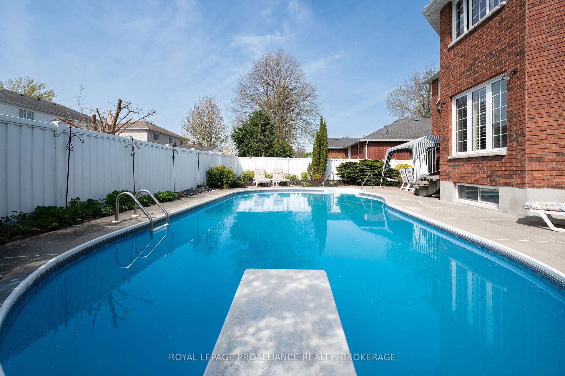 Photo 44 of 1055 Wickham Circle, Kingston, City Southwest — HOMEH