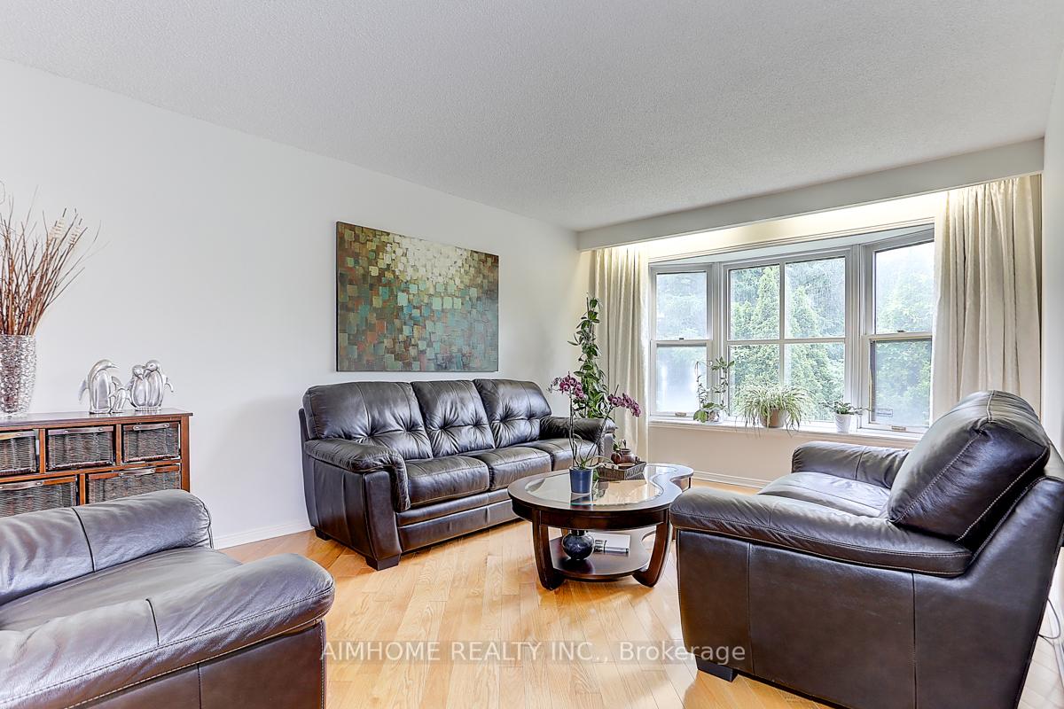 Photo 4 of 40 Willowbrook Road, Markham, Aileen-Willowbrook — HOMEH