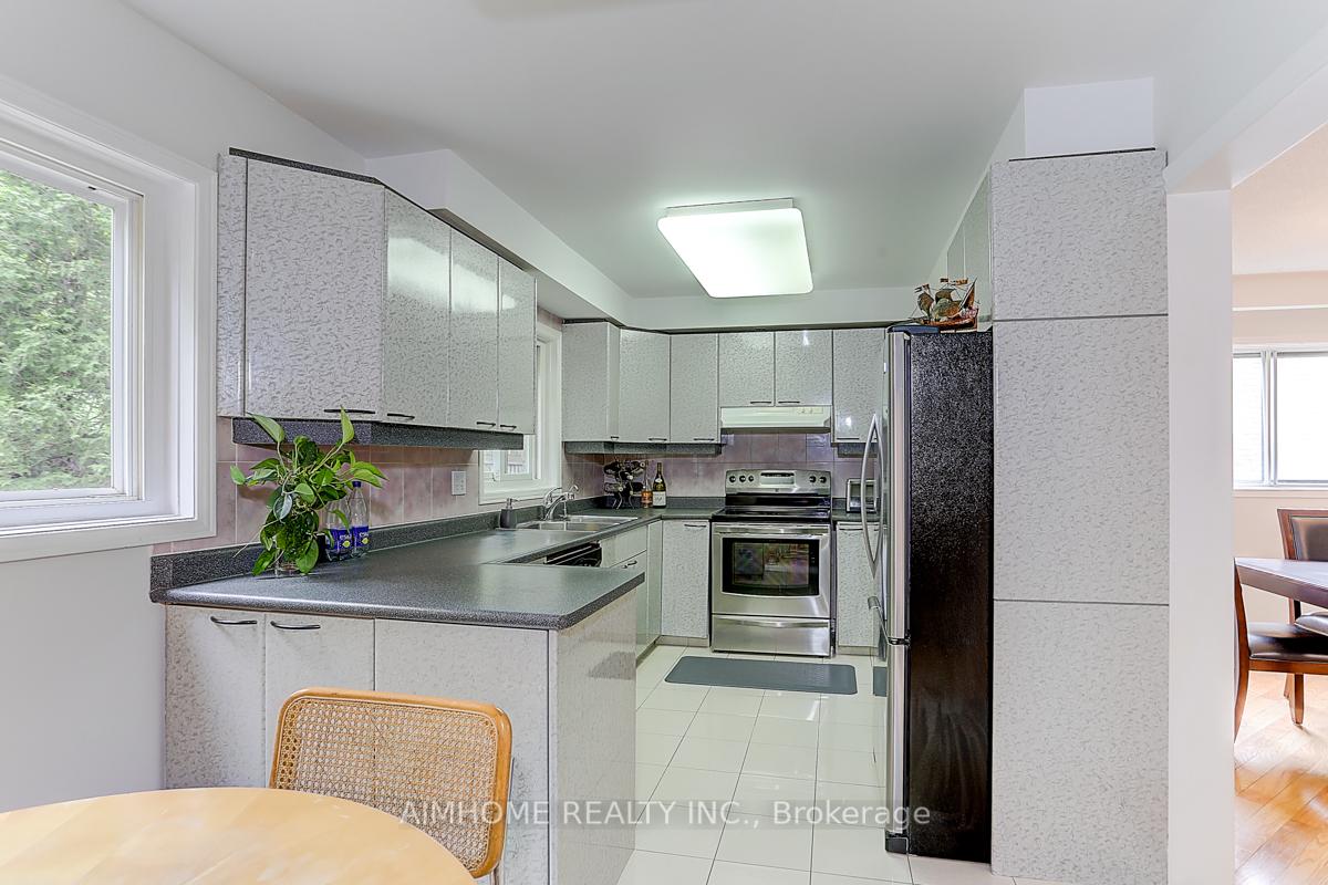 Photo 9 of 40 Willowbrook Road, Markham, Aileen-Willowbrook — HOMEH