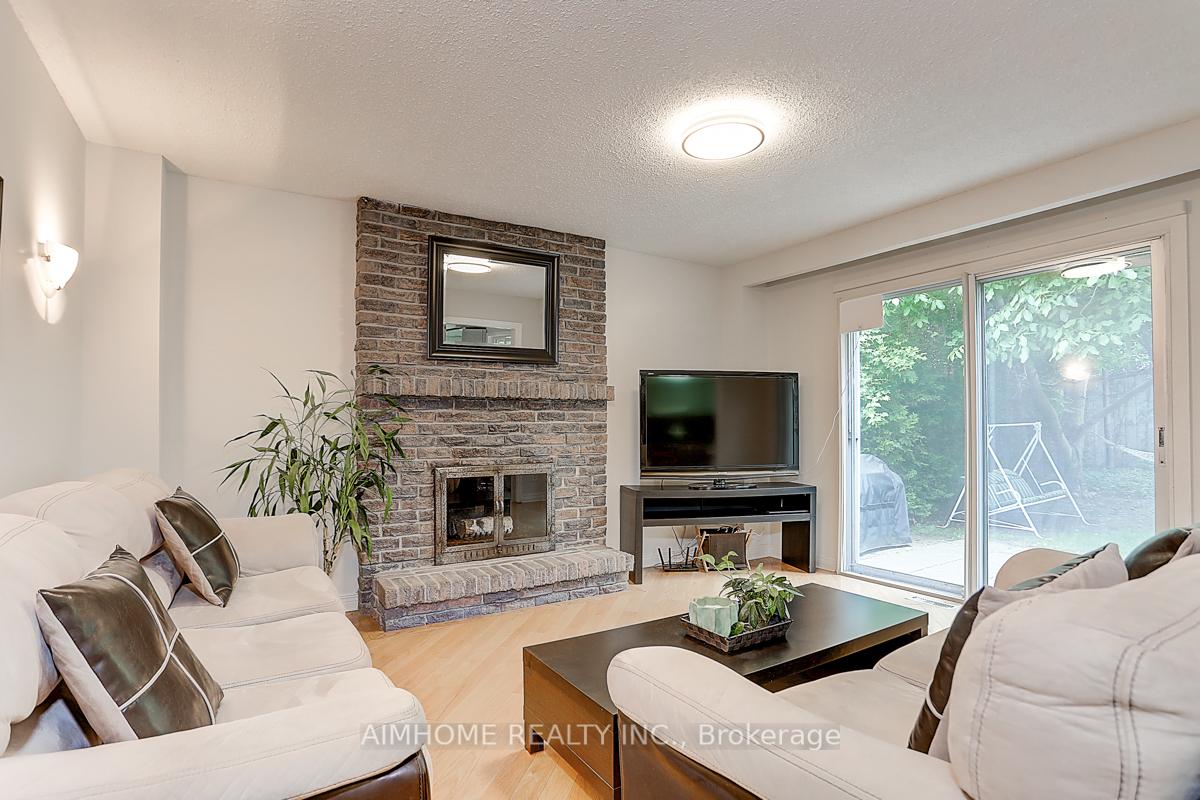 Photo 10 of 40 Willowbrook Road, Markham, Aileen-Willowbrook — HOMEH