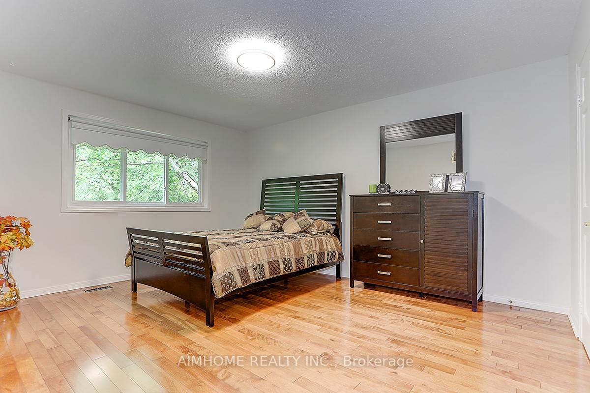 Photo 16 of 40 Willowbrook Road, Markham, Aileen-Willowbrook — HOMEH