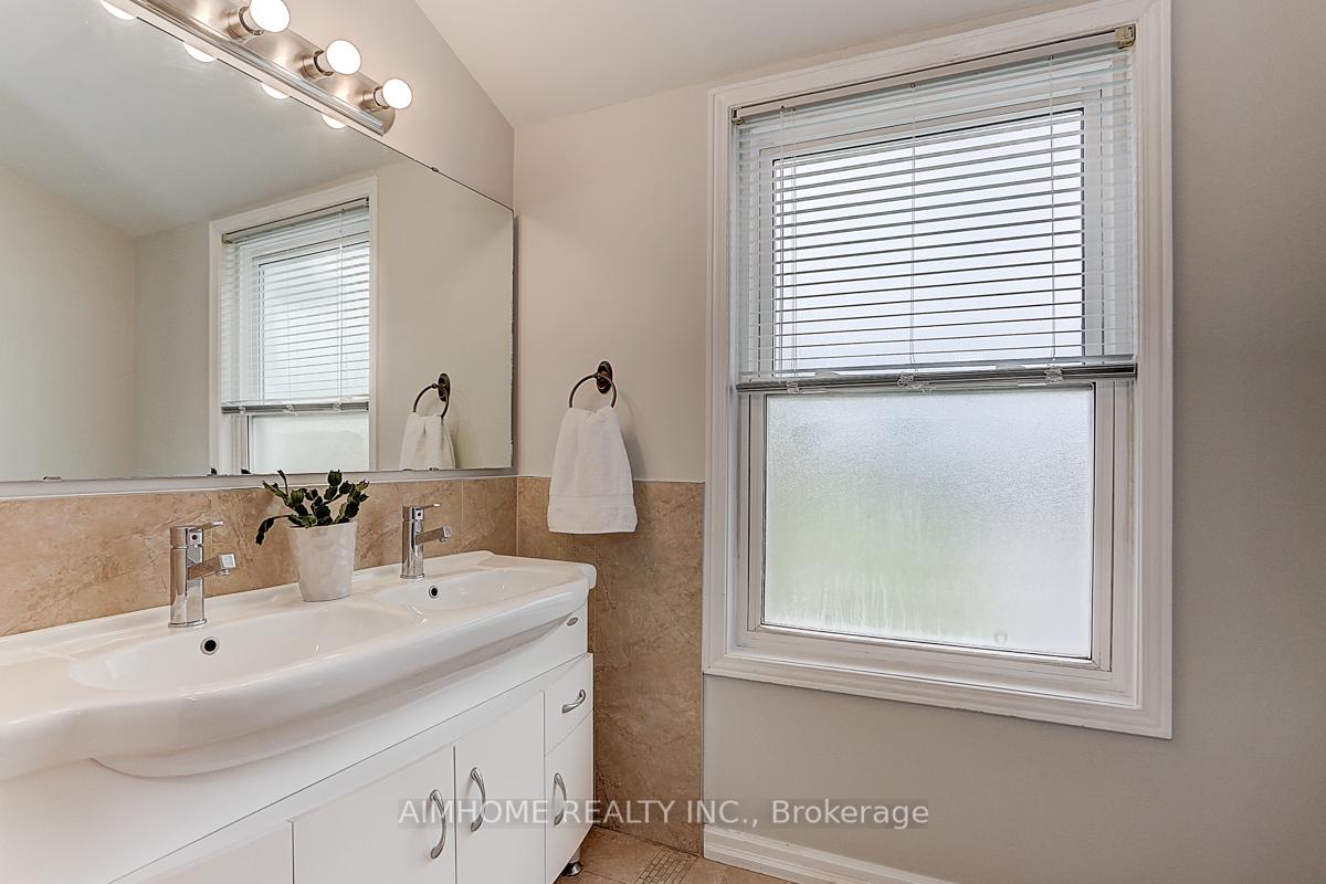 Photo 19 of 40 Willowbrook Road, Markham, Aileen-Willowbrook — HOMEH