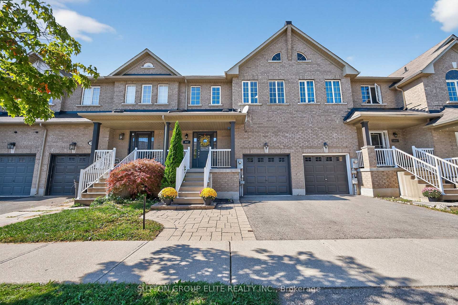Photo 2 of 357 Bussel Crescent, Milton, Clarke — HOMEH