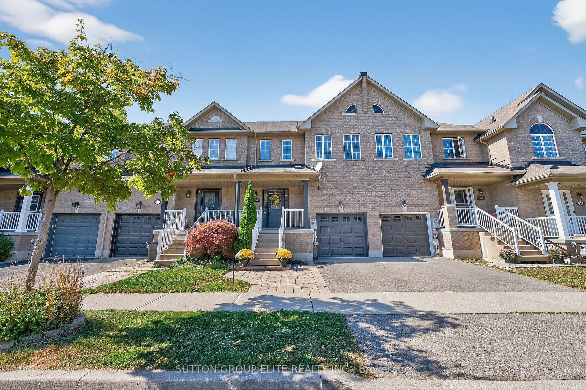 Photo 3 of 357 Bussel Crescent, Milton, Clarke — HOMEH