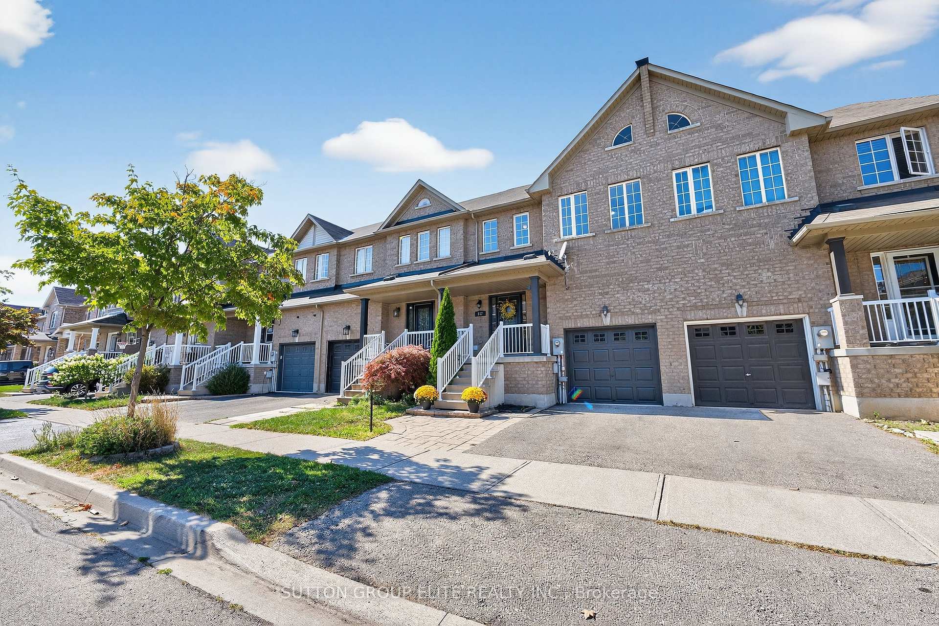 Photo 4 of 357 Bussel Crescent, Milton, Clarke — HOMEH