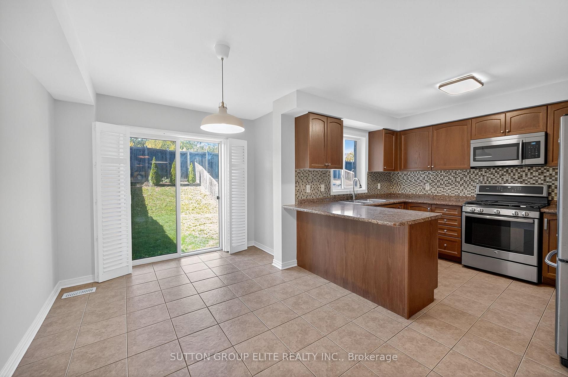 Photo 16 of 357 Bussel Crescent, Milton, Clarke — HOMEH