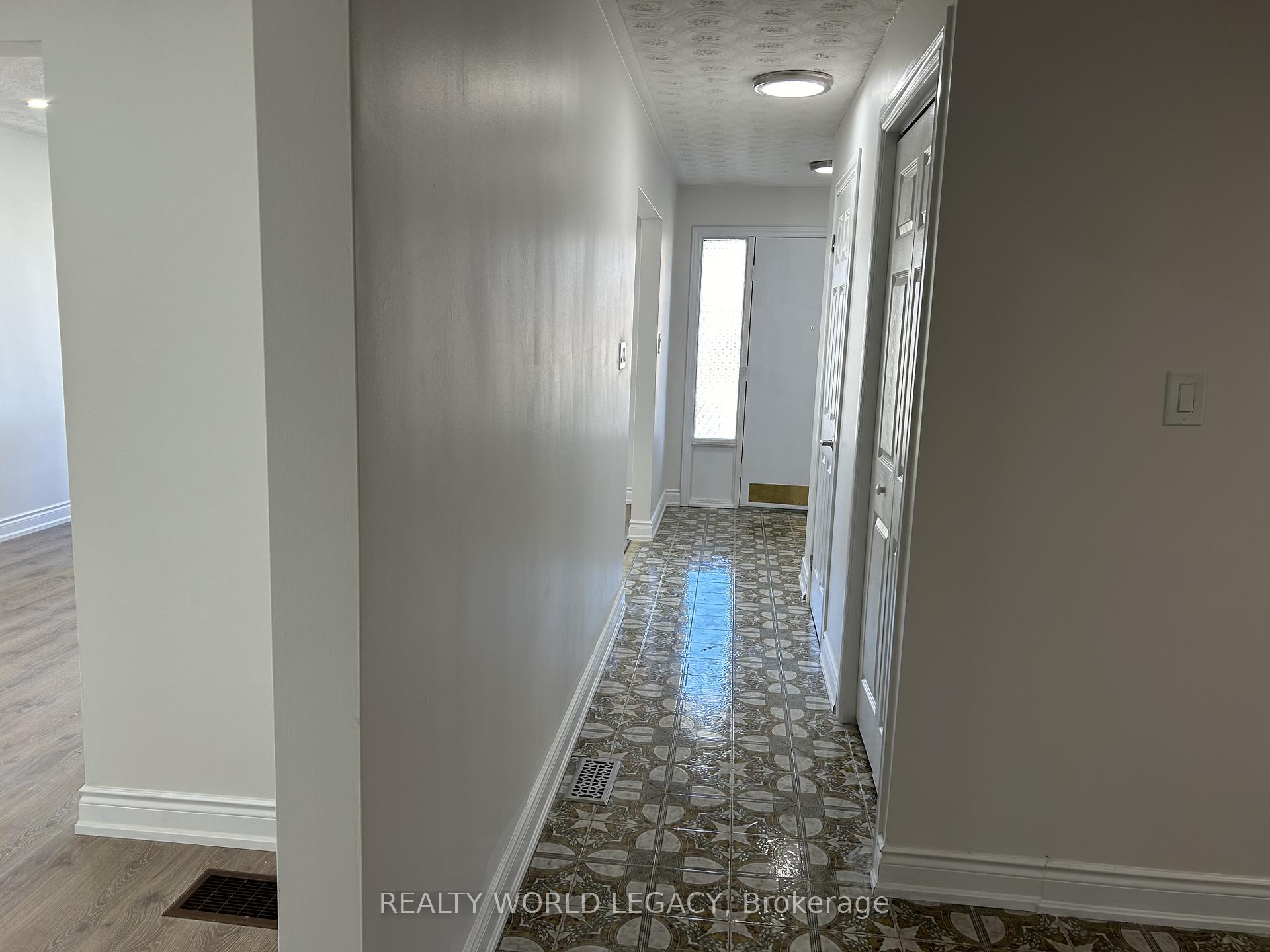 Photo 6 of 255 Guildwood Drive, Hamilton, Gurnett — HOMEH
