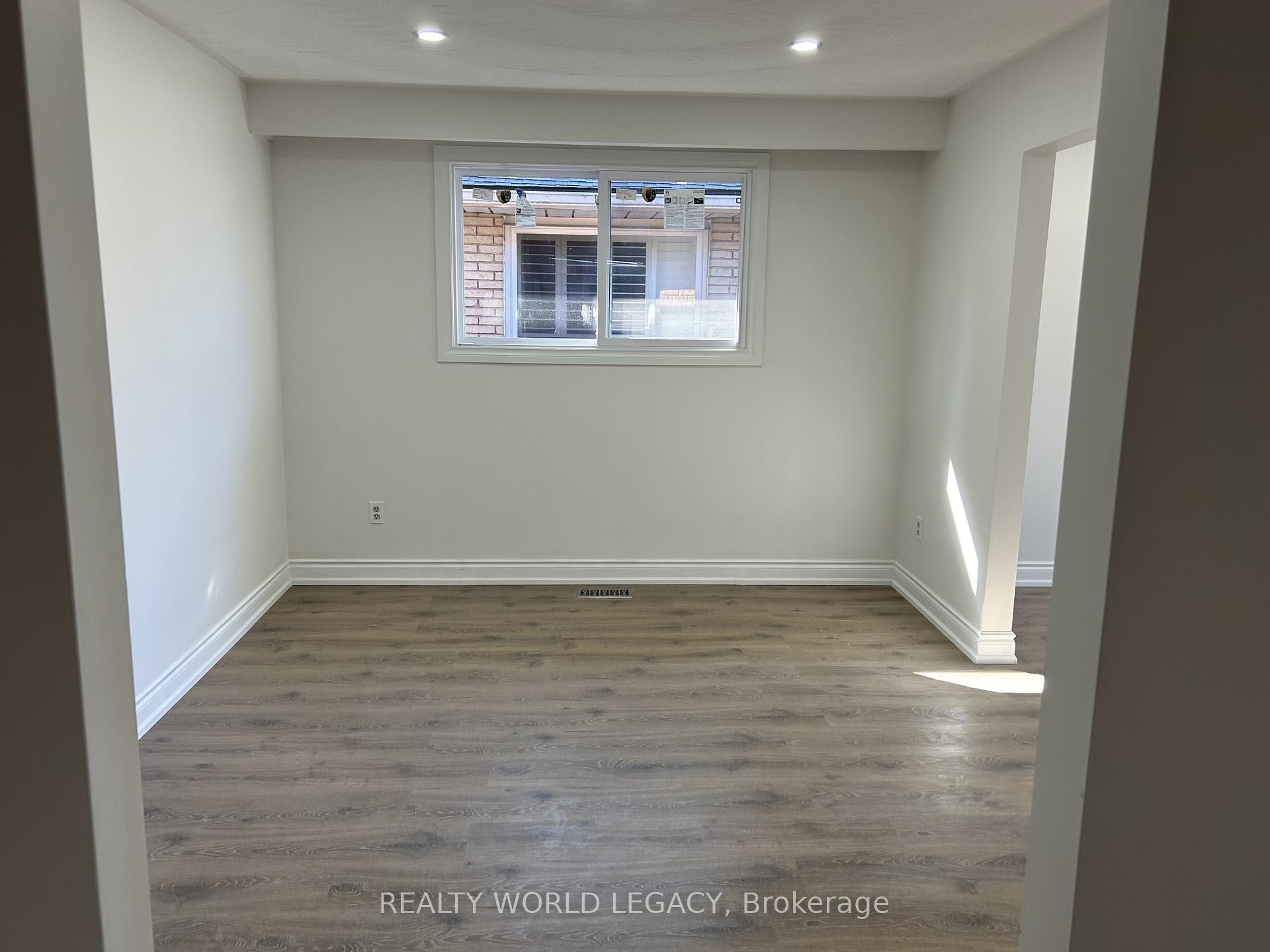 Photo 7 of 255 Guildwood Drive, Hamilton, Gurnett — HOMEH