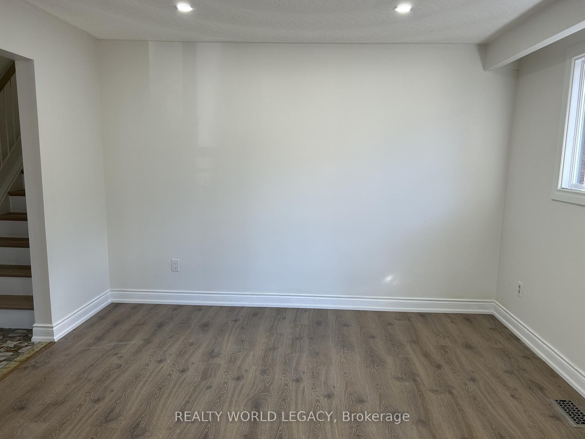 Photo 8 of 255 Guildwood Drive, Hamilton, Gurnett — HOMEH