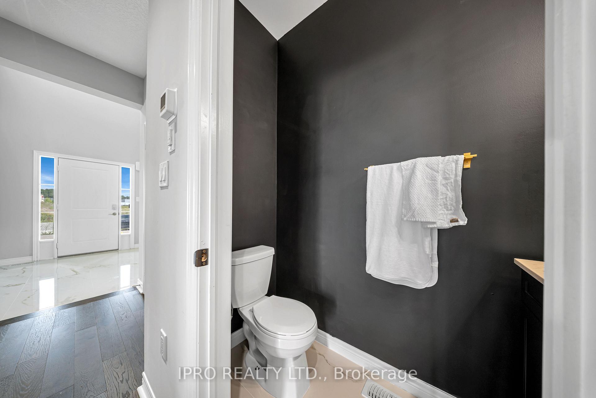 Photo 14 of 170 Dalgleish Trail, Hamilton, Rural Glanbrook — HOMEH