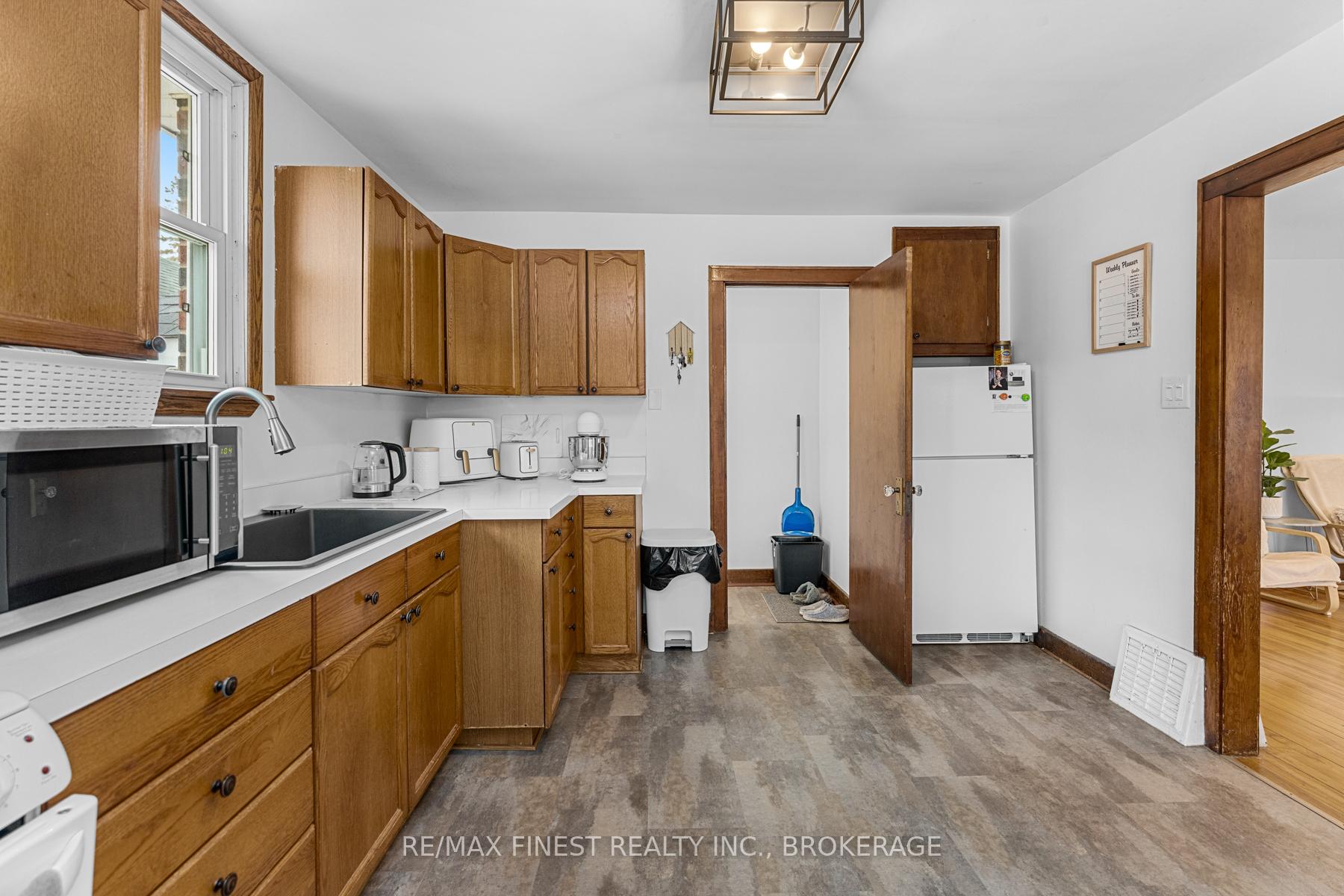 Photo 11 of 194 Helen Street, Kingston, Central City East — HOMEH