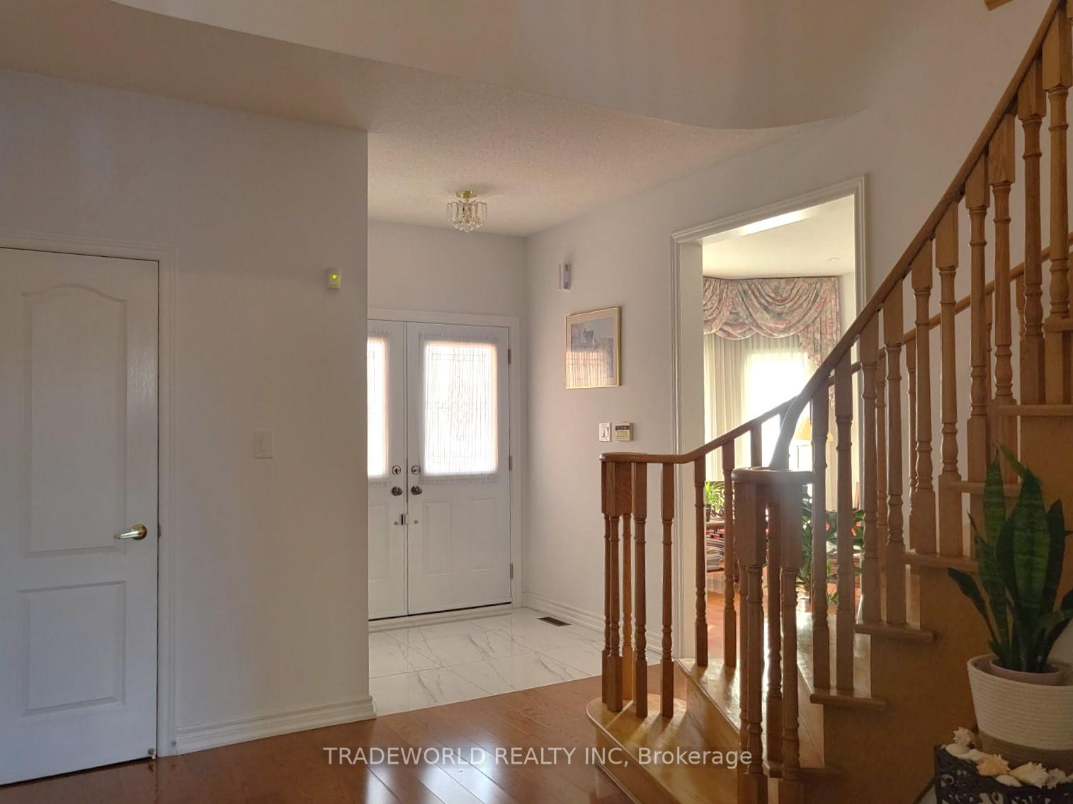 Photo 5 of 260 Highglen Avenue, Markham, Milliken Mills East — HOMEH