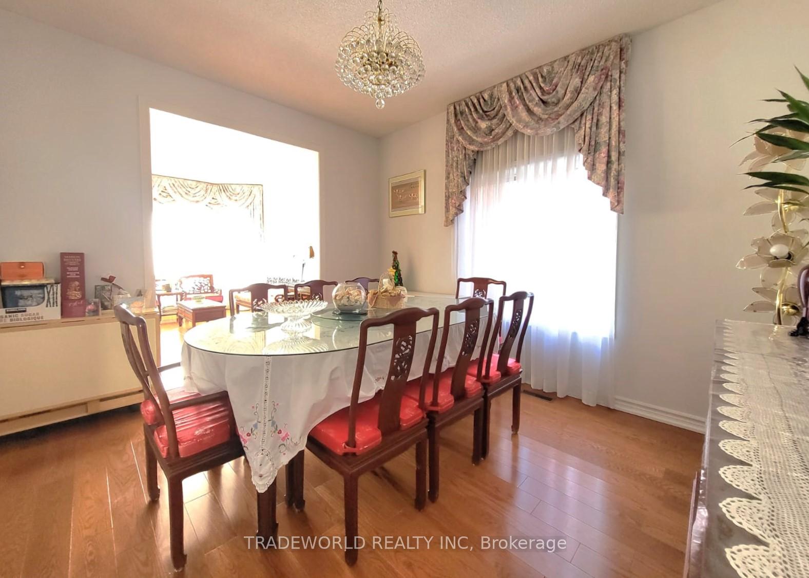 Photo 8 of 260 Highglen Avenue, Markham, Milliken Mills East — HOMEH