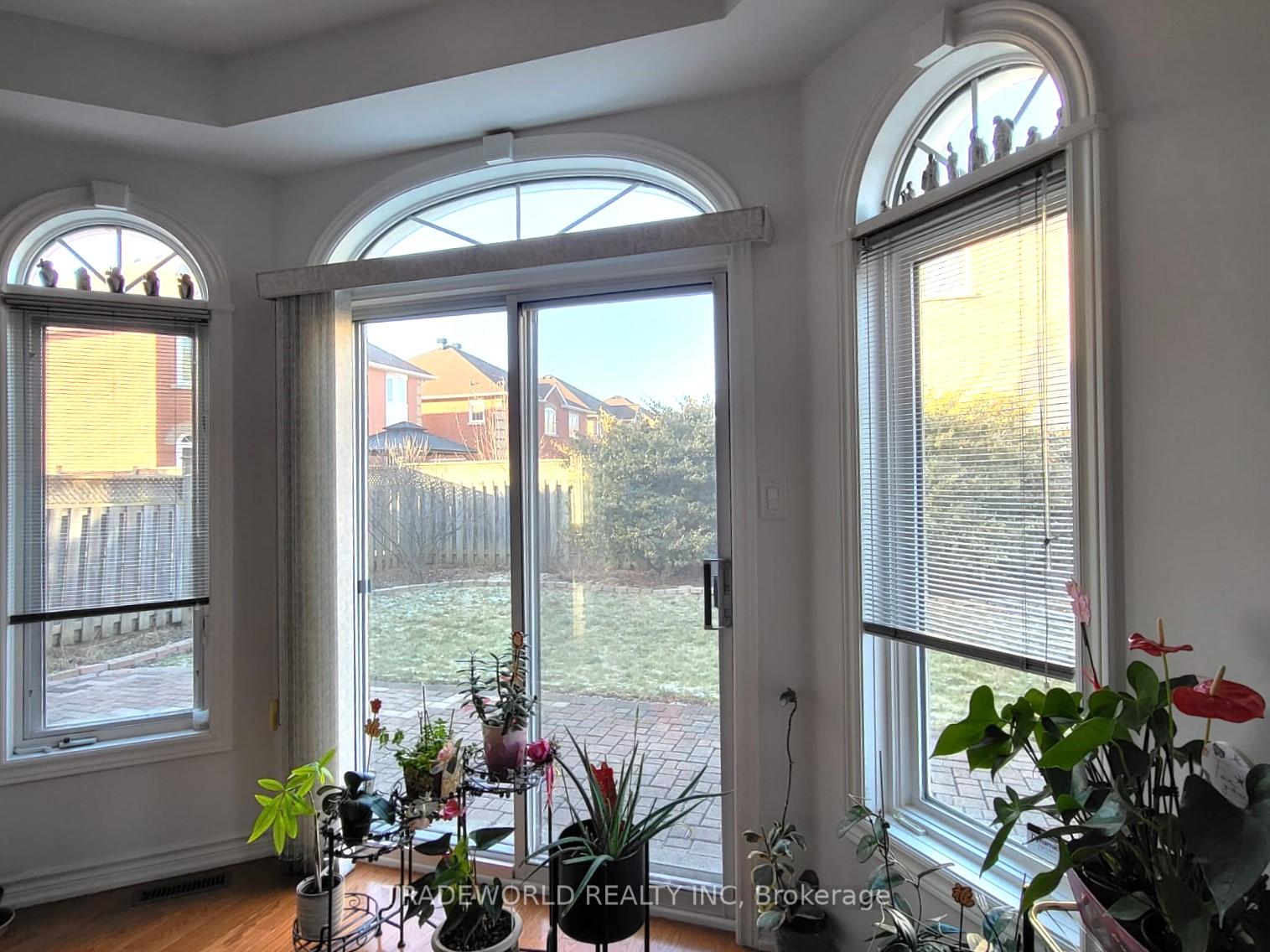 Photo 11 of 260 Highglen Avenue, Markham, Milliken Mills East — HOMEH