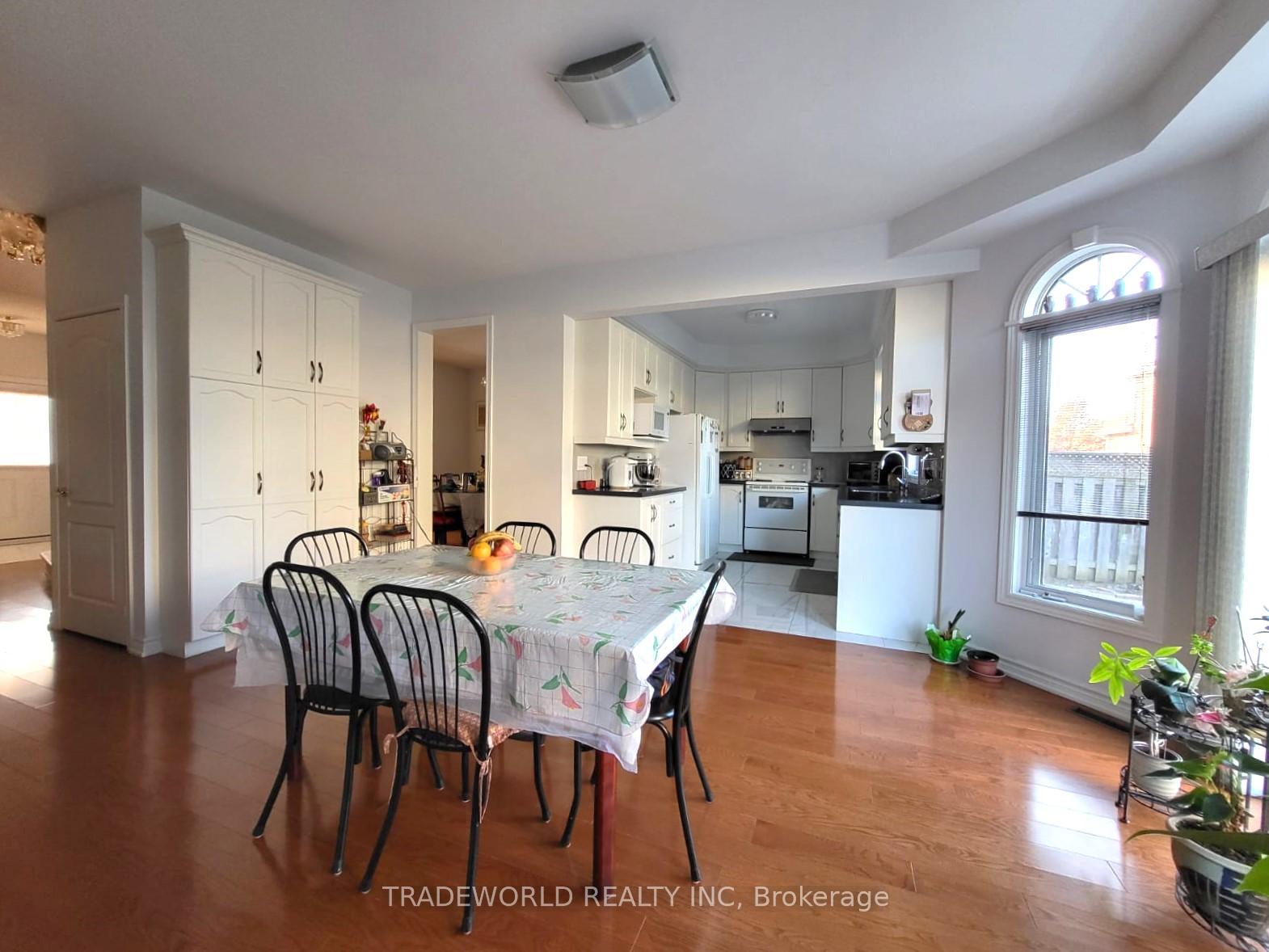 Photo 13 of 260 Highglen Avenue, Markham, Milliken Mills East — HOMEH