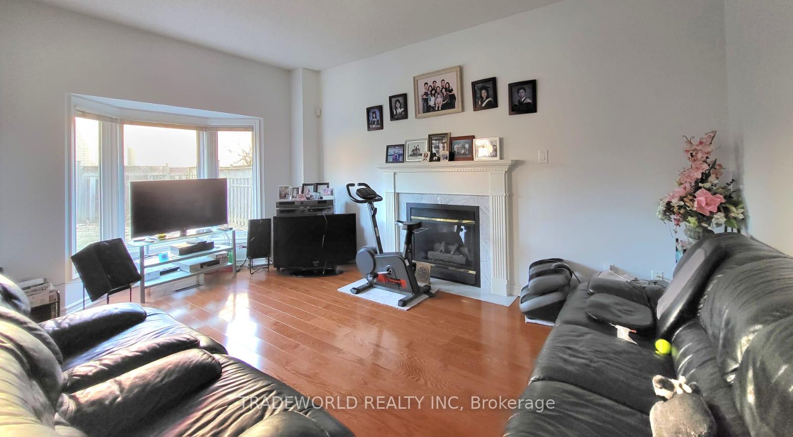 Photo 16 of 260 Highglen Avenue, Markham, Milliken Mills East — HOMEH