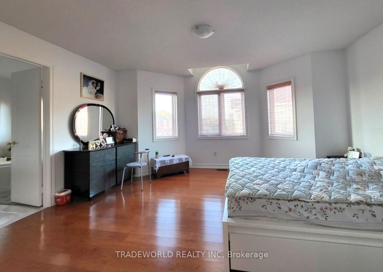 Photo 19 of 260 Highglen Avenue, Markham, Milliken Mills East — HOMEH