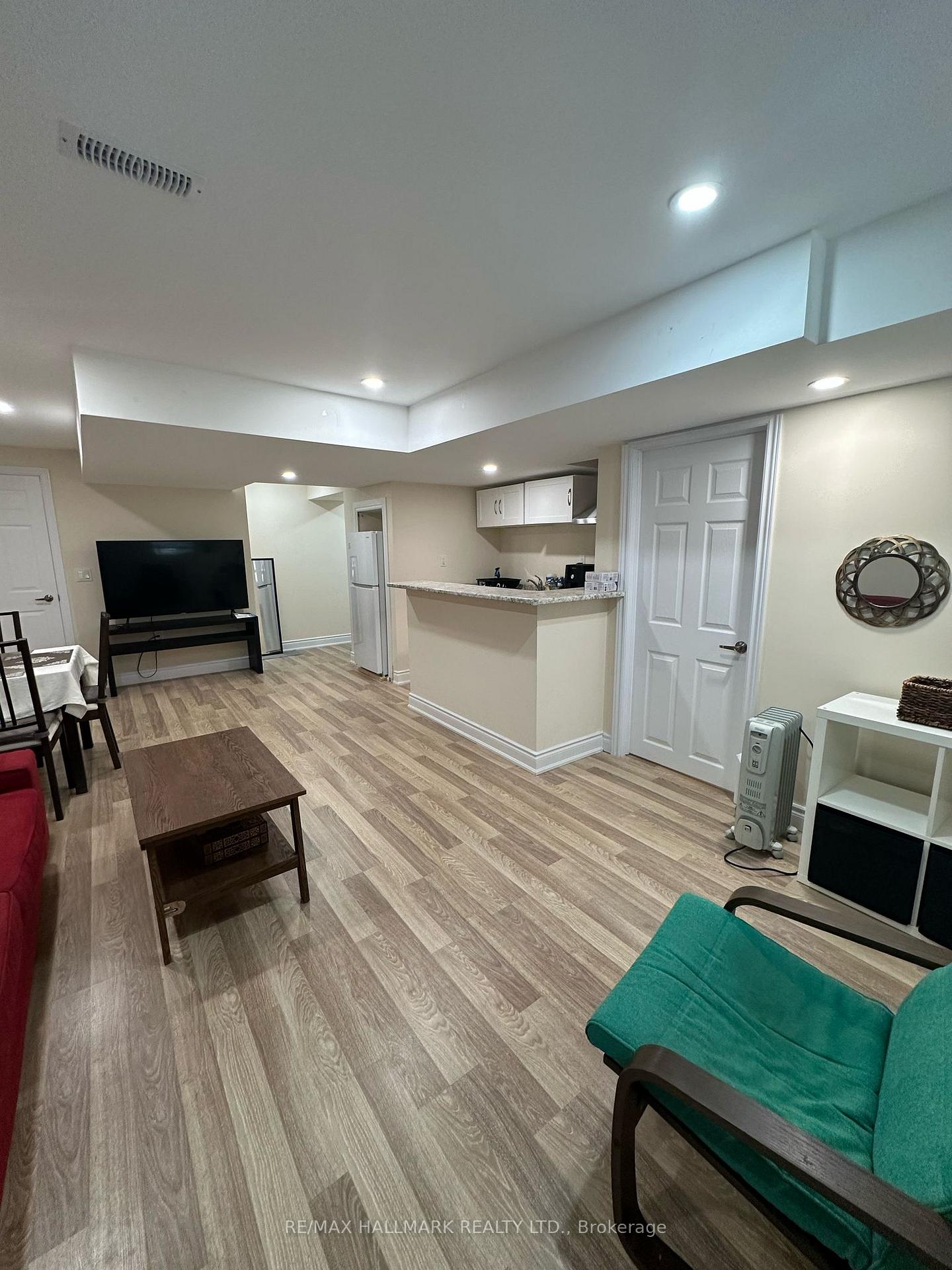 Photo 7 of Unit Basement, 1392 Sycamore Gardens, Milton, Cobban — HOMEH