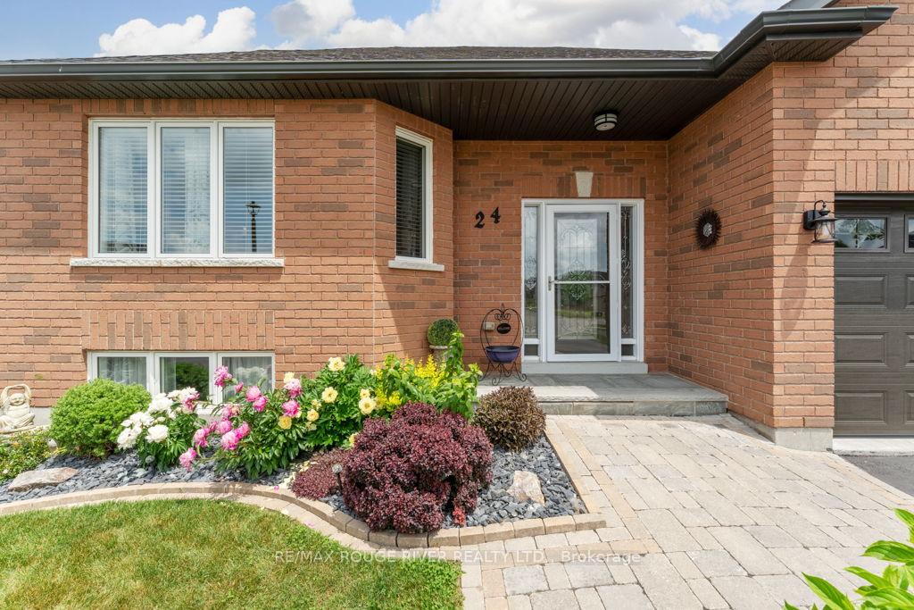 Photo 2 of 24 Milner Court, Kawartha Lakes, Lindsay — HOMEH
