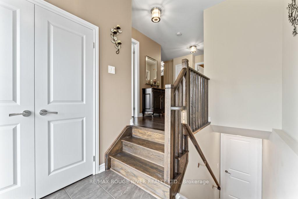 Photo 4 of 24 Milner Court, Kawartha Lakes, Lindsay — HOMEH