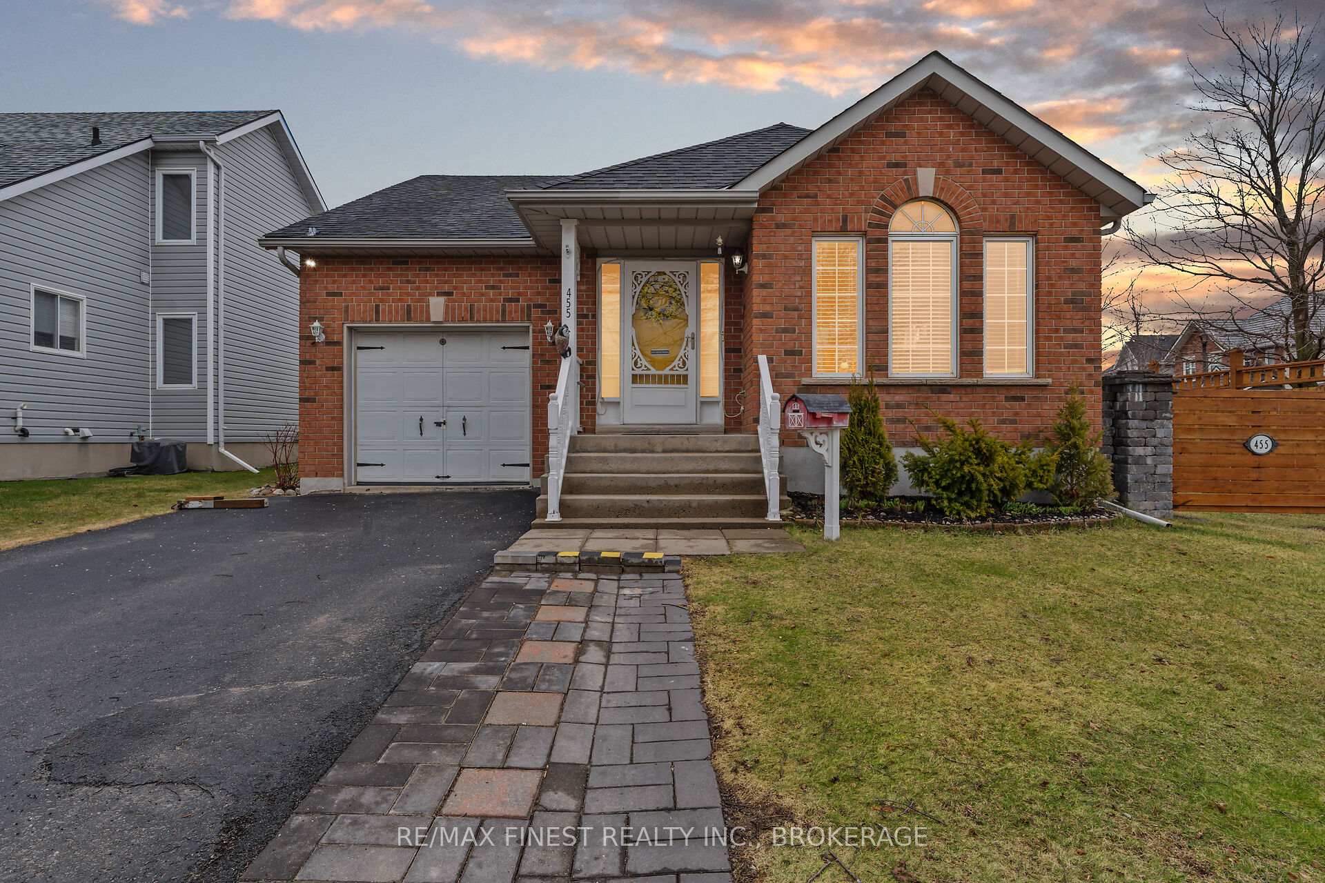 Photo 2 of 455 Freeman Crescent, Kingston, Kingston East (Incl Barret Crt) — HOMEH