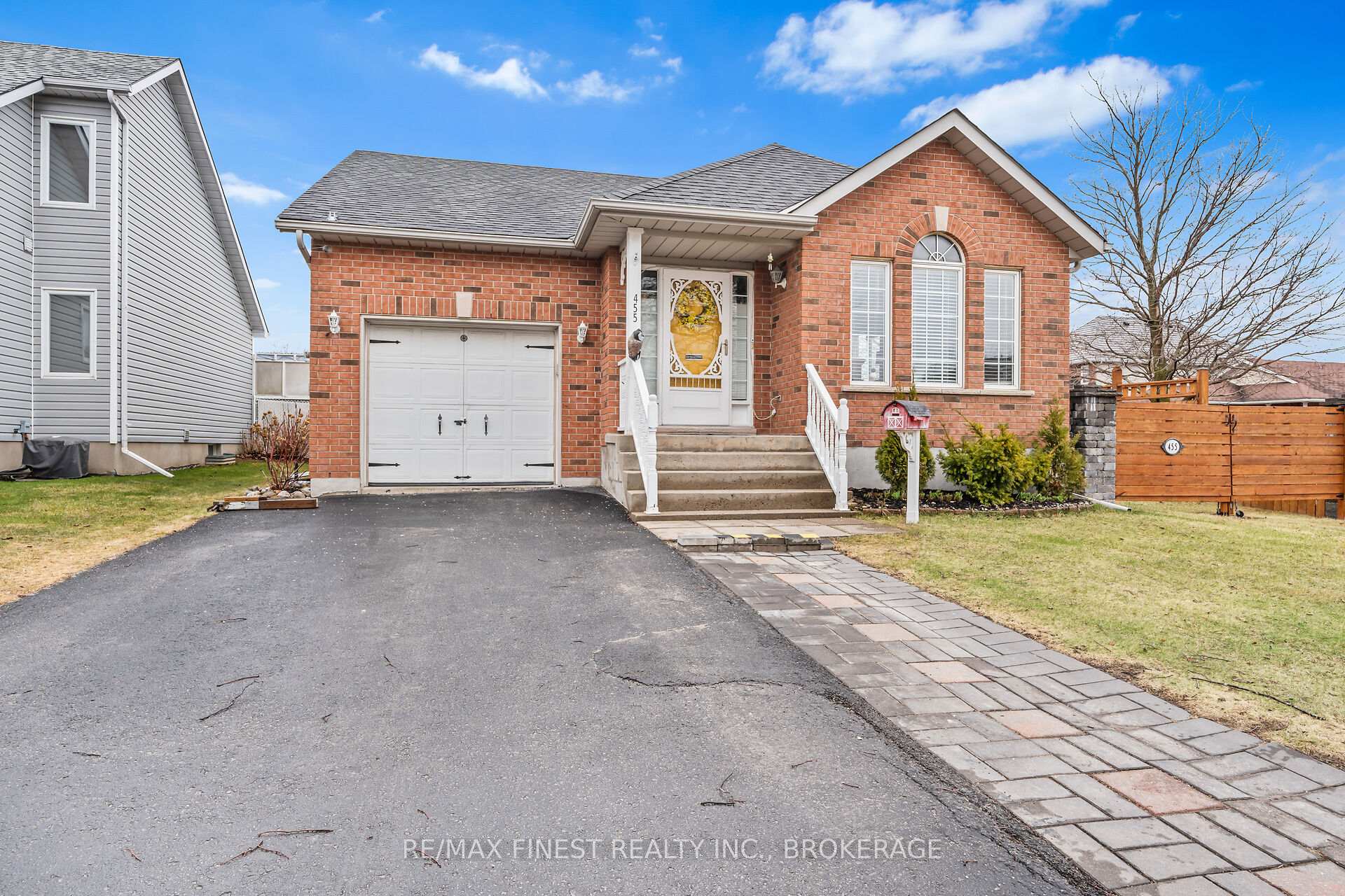 Photo 3 of 455 Freeman Crescent, Kingston, Kingston East (Incl Barret Crt) — HOMEH