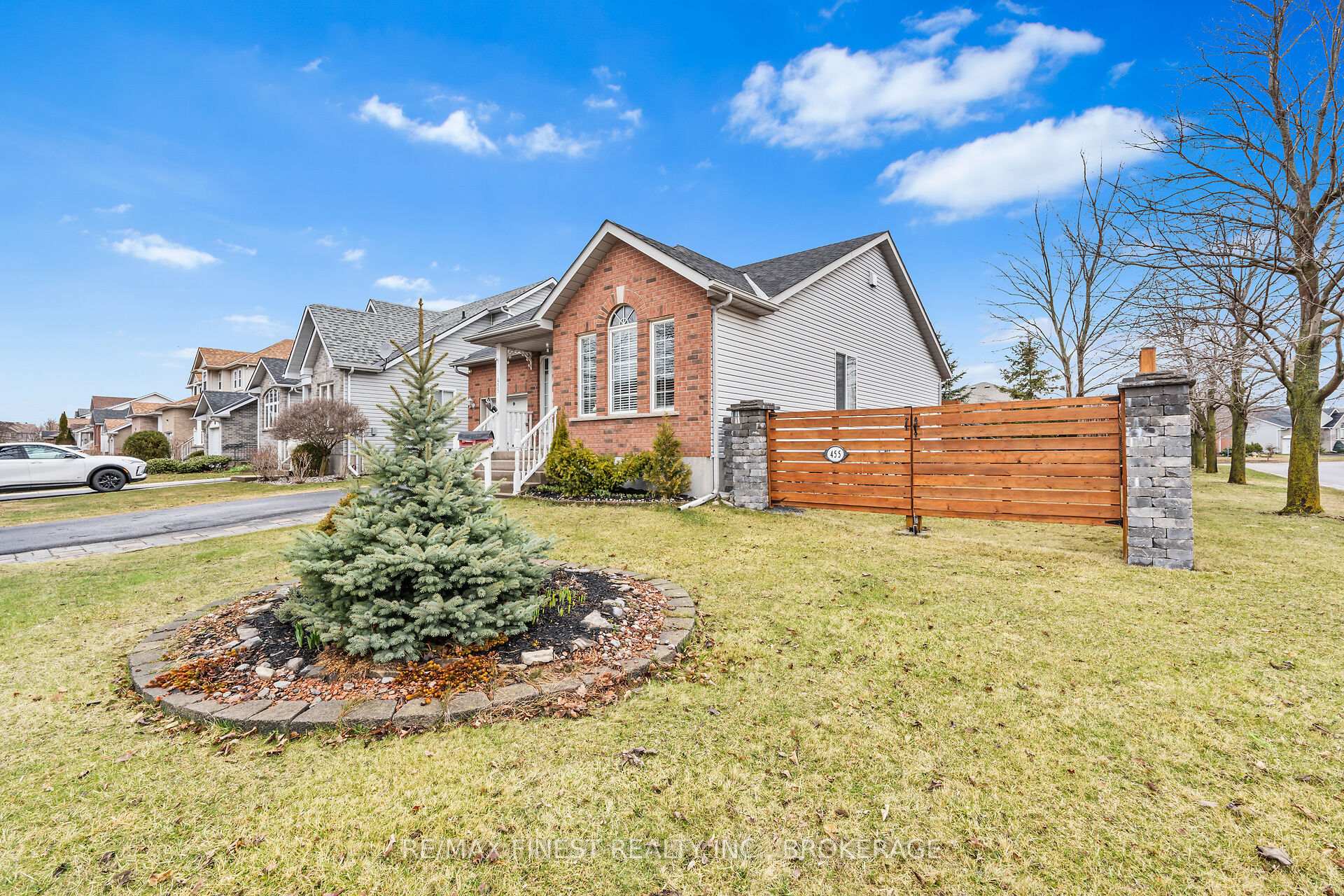 Photo 4 of 455 Freeman Crescent, Kingston, Kingston East (Incl Barret Crt) — HOMEH