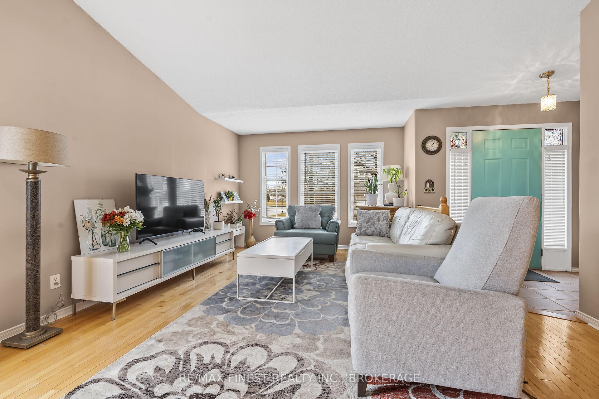 Photo 7 of 455 Freeman Crescent, Kingston, Kingston East (Incl Barret Crt) — HOMEH