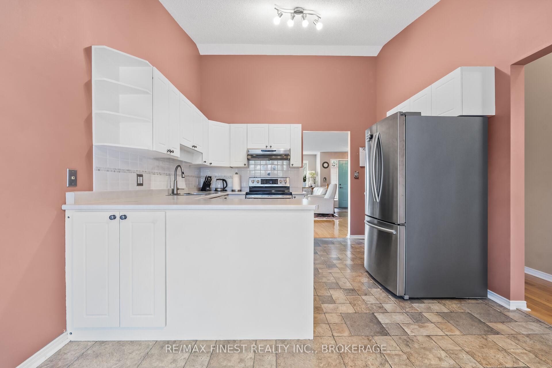 Photo 14 of 455 Freeman Crescent, Kingston, Kingston East (Incl Barret Crt) — HOMEH