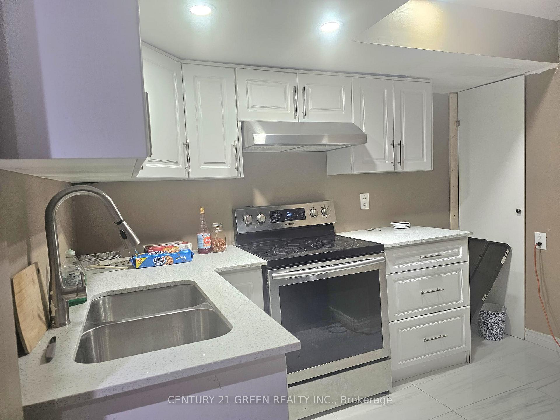 Photo 5 of Unit Bsmt, 156 Holmes Crescent, Milton, Scott — HOMEH