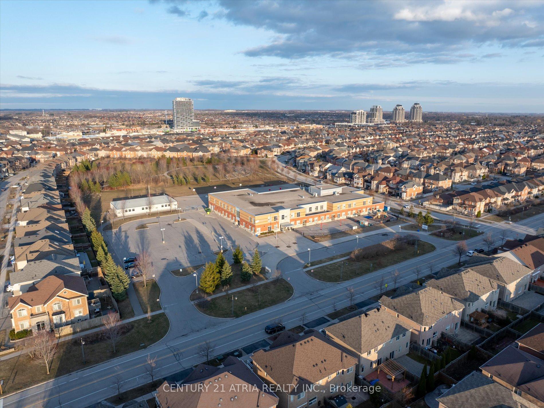 Photo 38 of 21 Collier Crescent, Markham, Wismer — HOMEH