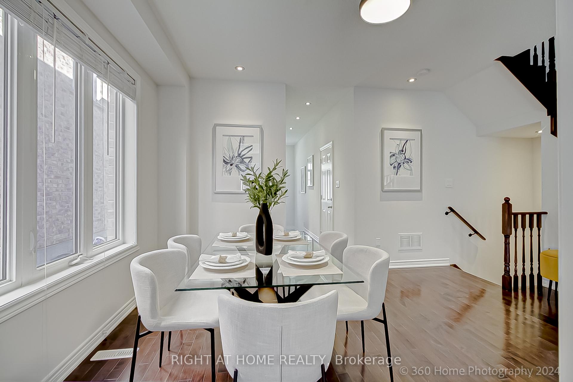 Photo 4 of 125 Wilfred Murison Avenue, Markham, Berczy — HOMEH