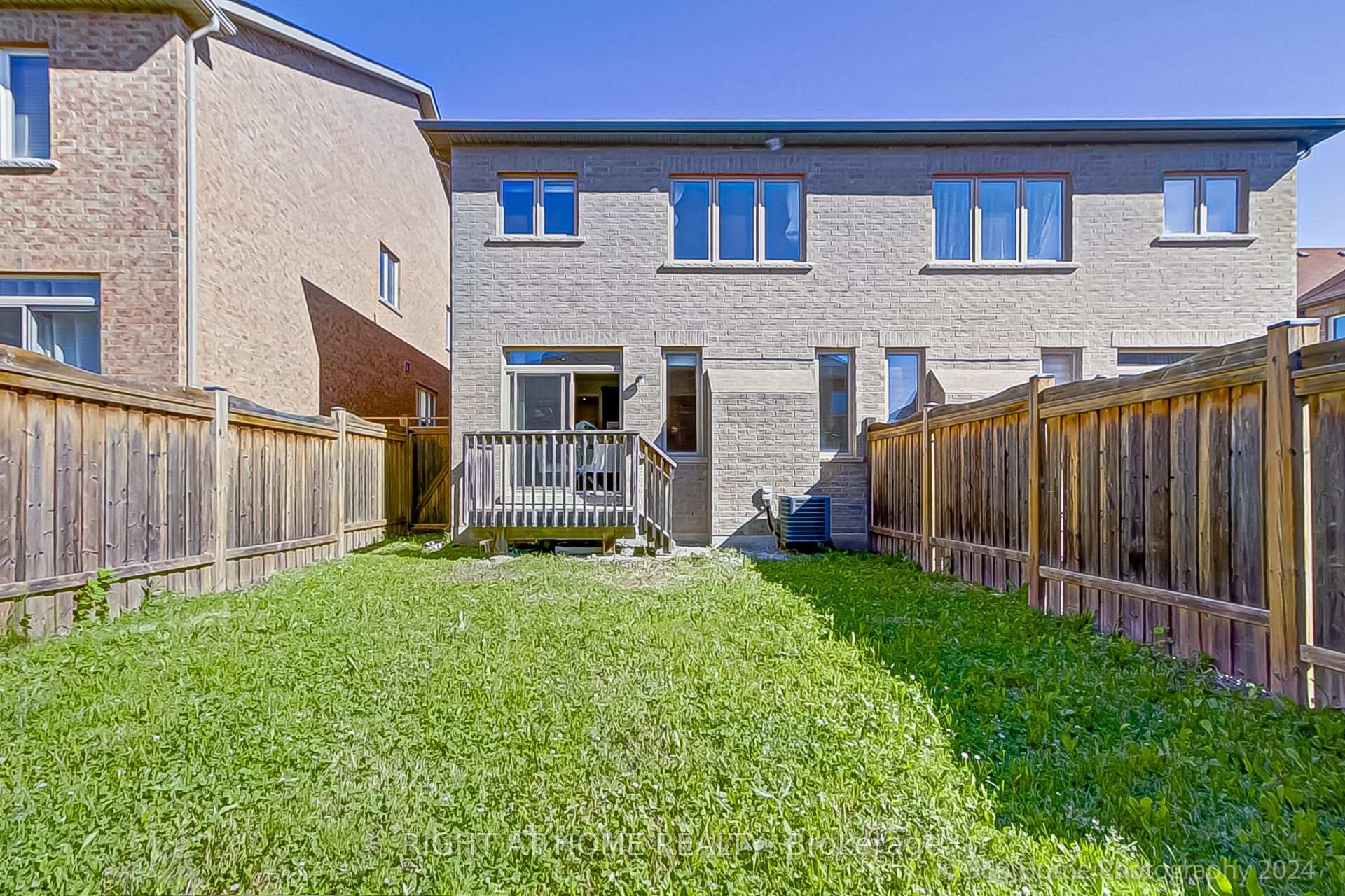 Photo 17 of 125 Wilfred Murison Avenue, Markham, Berczy — HOMEH