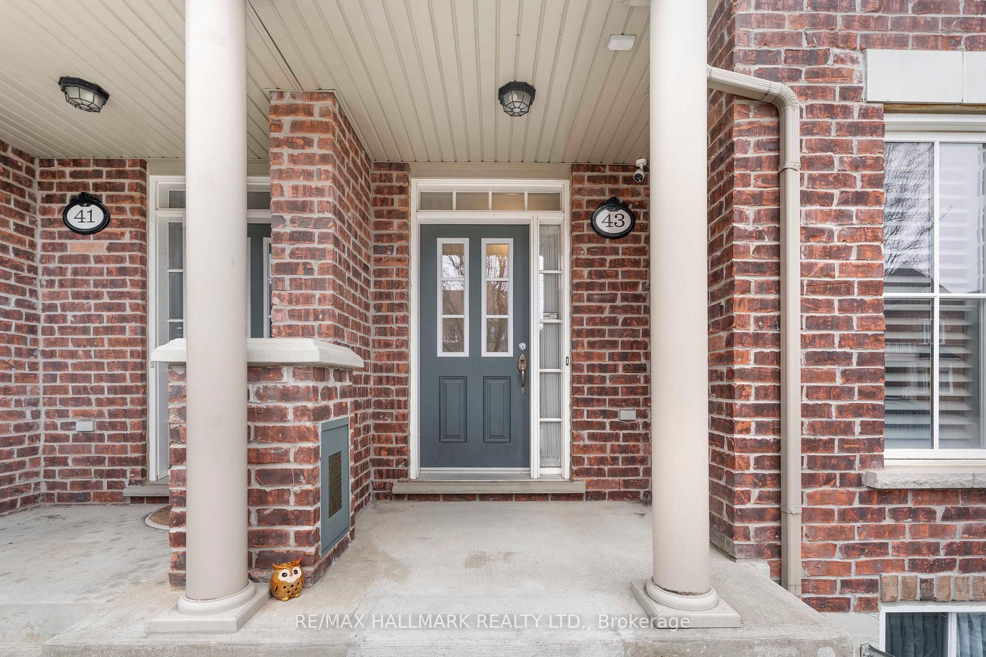 Photo 2 of 43 Walter Scott Crescent, Markham, Victoria Square — HOMEH