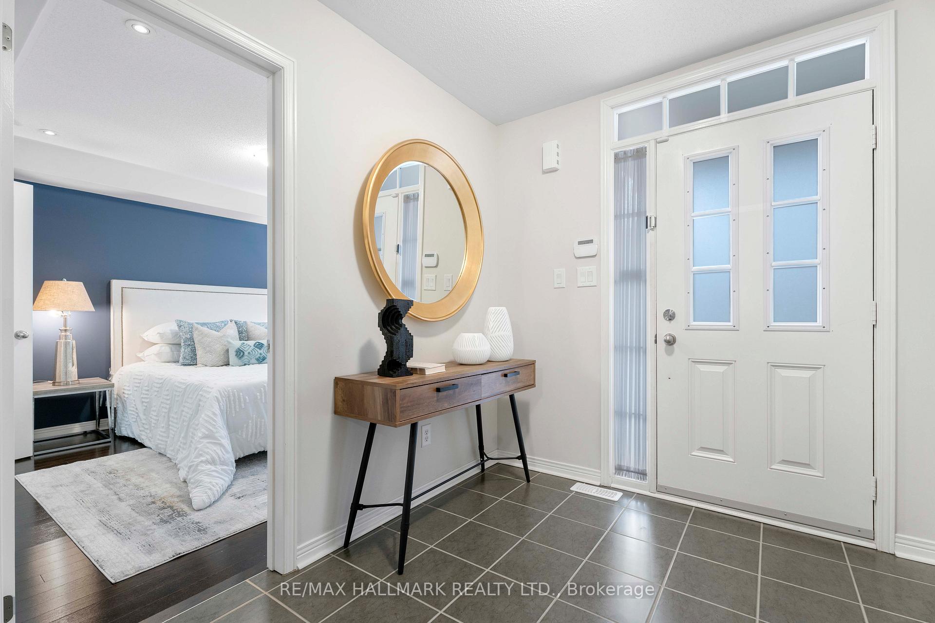Photo 4 of 43 Walter Scott Crescent, Markham, Victoria Square — HOMEH