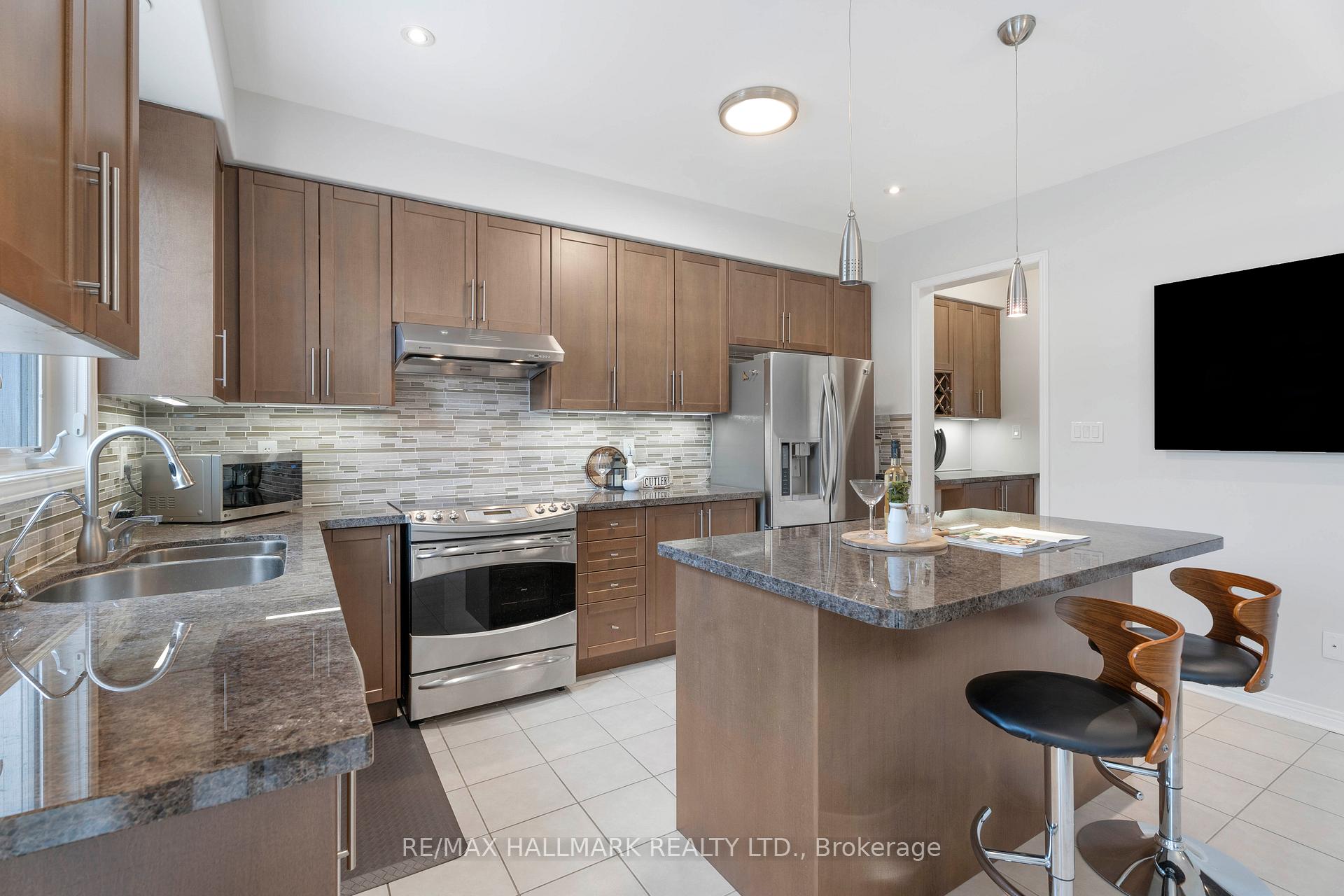 Photo 15 of 43 Walter Scott Crescent, Markham, Victoria Square — HOMEH