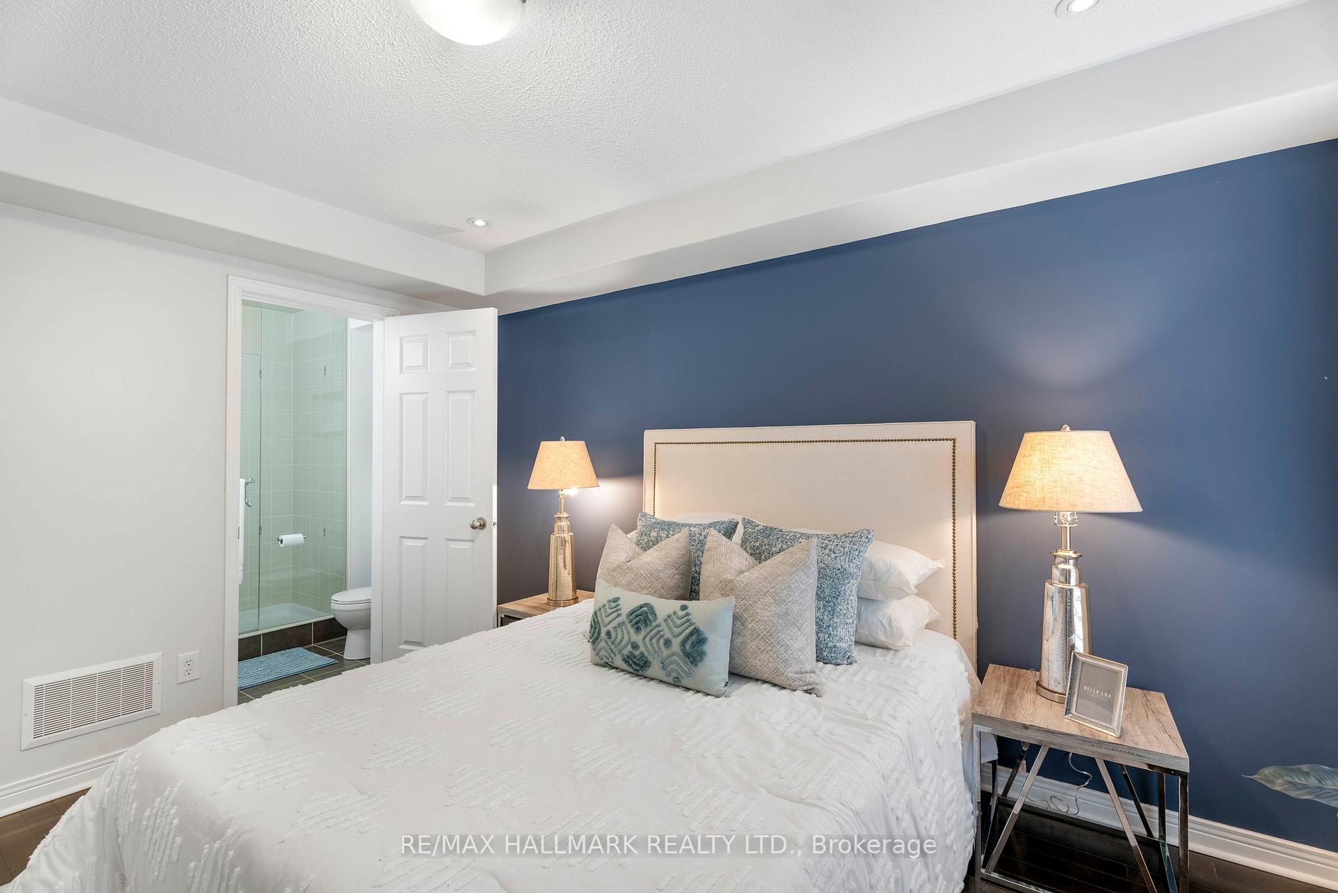 Photo 18 of 43 Walter Scott Crescent, Markham, Victoria Square — HOMEH