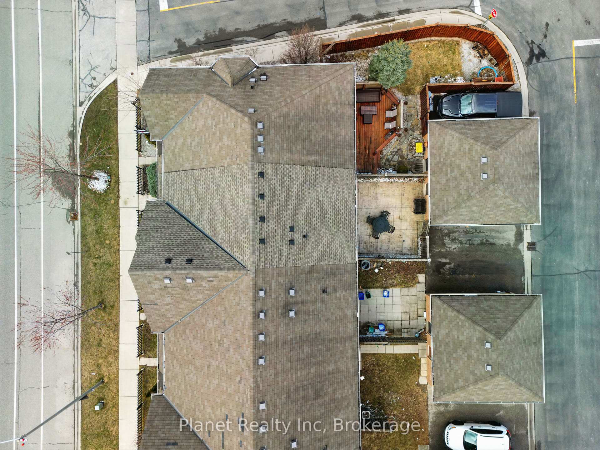 Photo 3 of Unit 9, 651 Farmstead Drive, Milton, Willmott — HOMEH