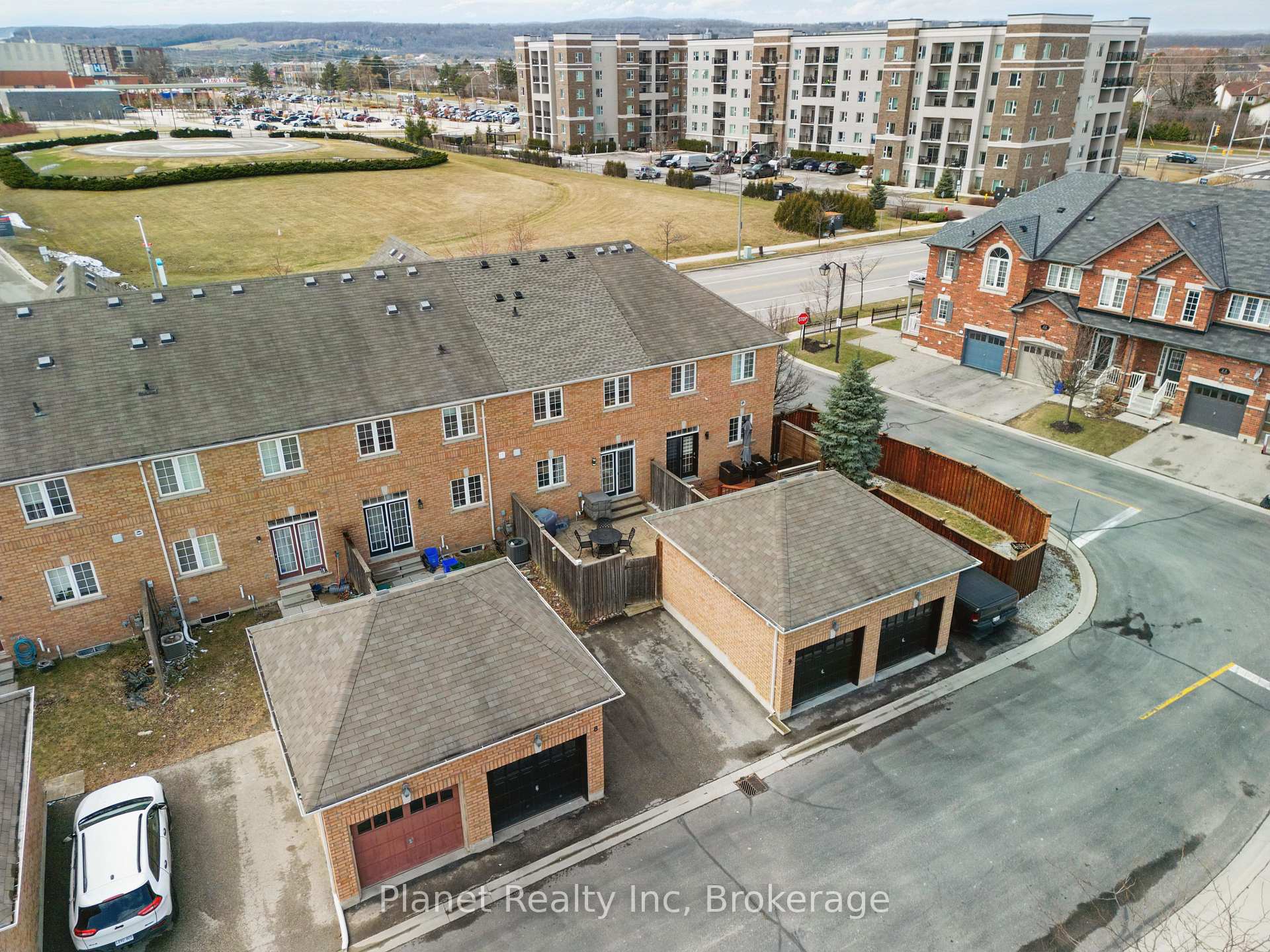 Photo 4 of Unit 9, 651 Farmstead Drive, Milton, Willmott — HOMEH