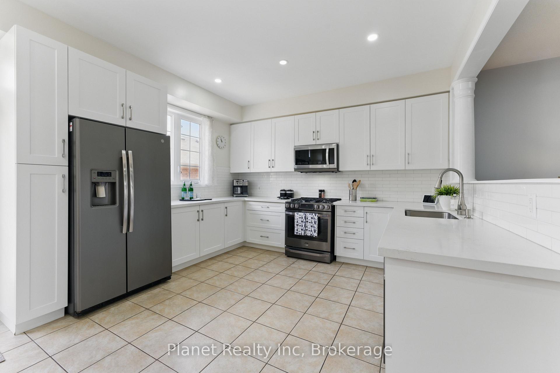 Photo 10 of Unit 9, 651 Farmstead Drive, Milton, Willmott — HOMEH